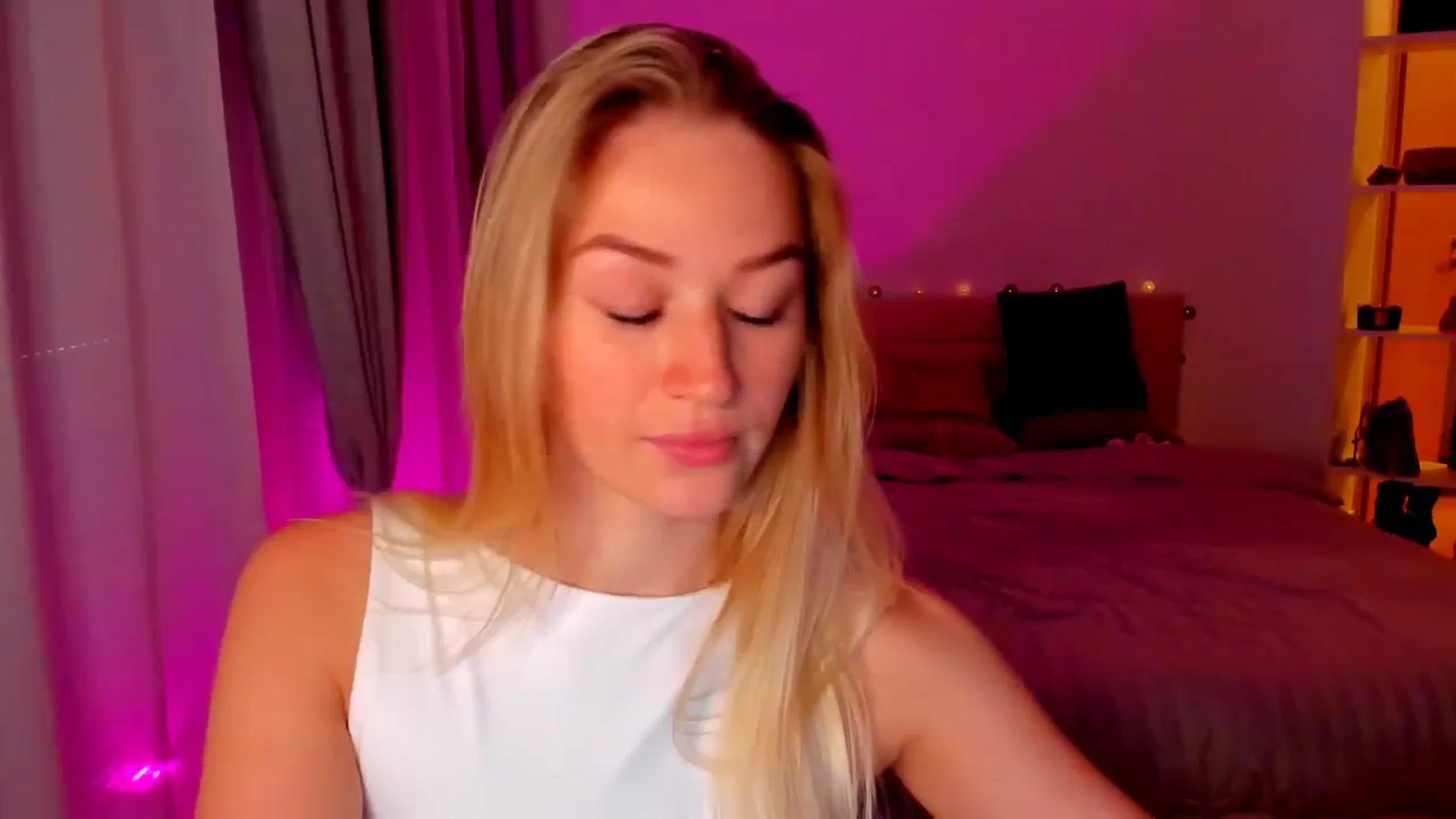 Gallery image thumbnail from CheckmyPeach's myfreecams stream on, 05/08/2024, 06:42 image 17 of 20