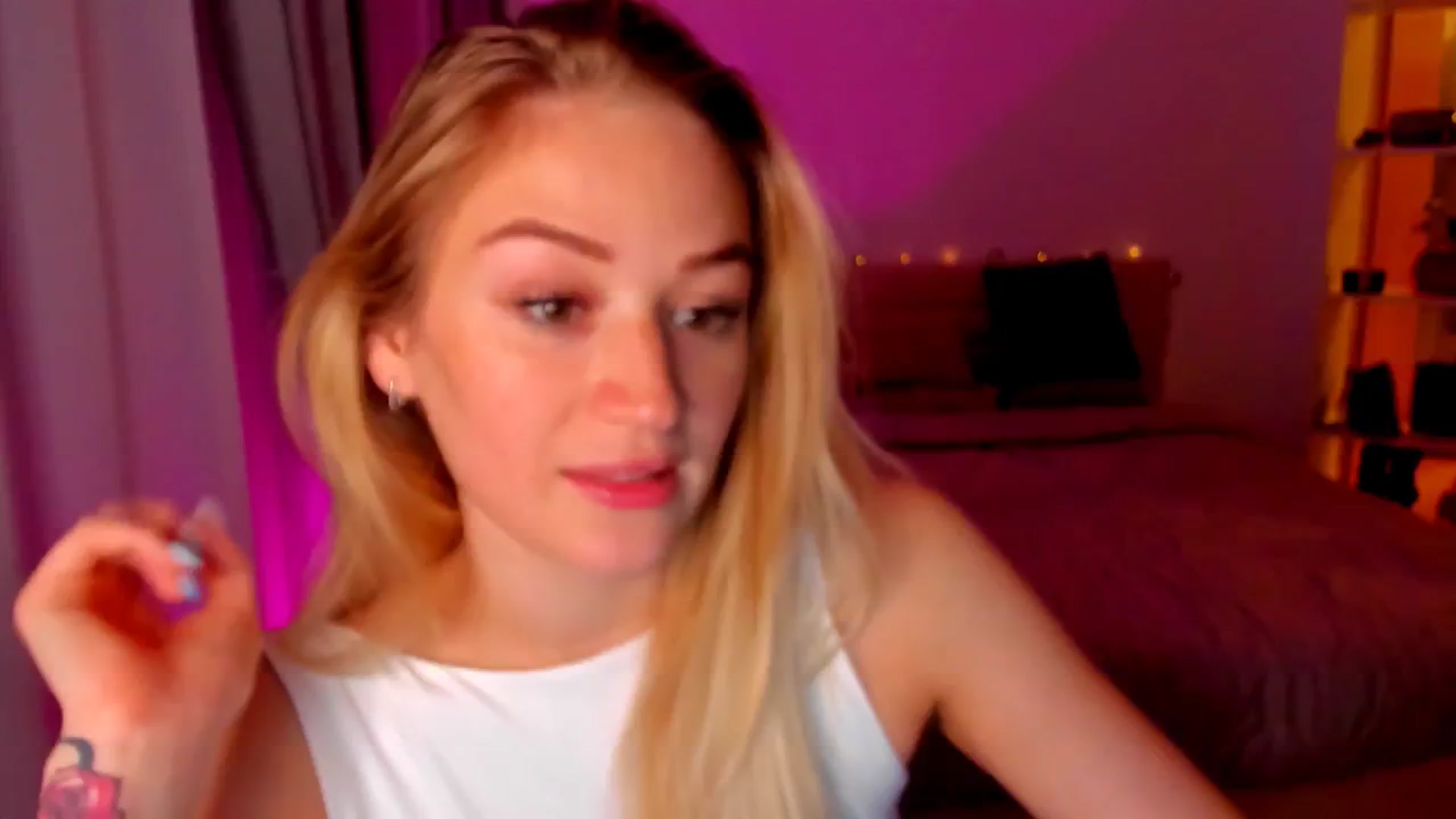 Gallery image thumbnail from CheckmyPeach's myfreecams stream on, 05/08/2024, 20:20 image 2 of 20