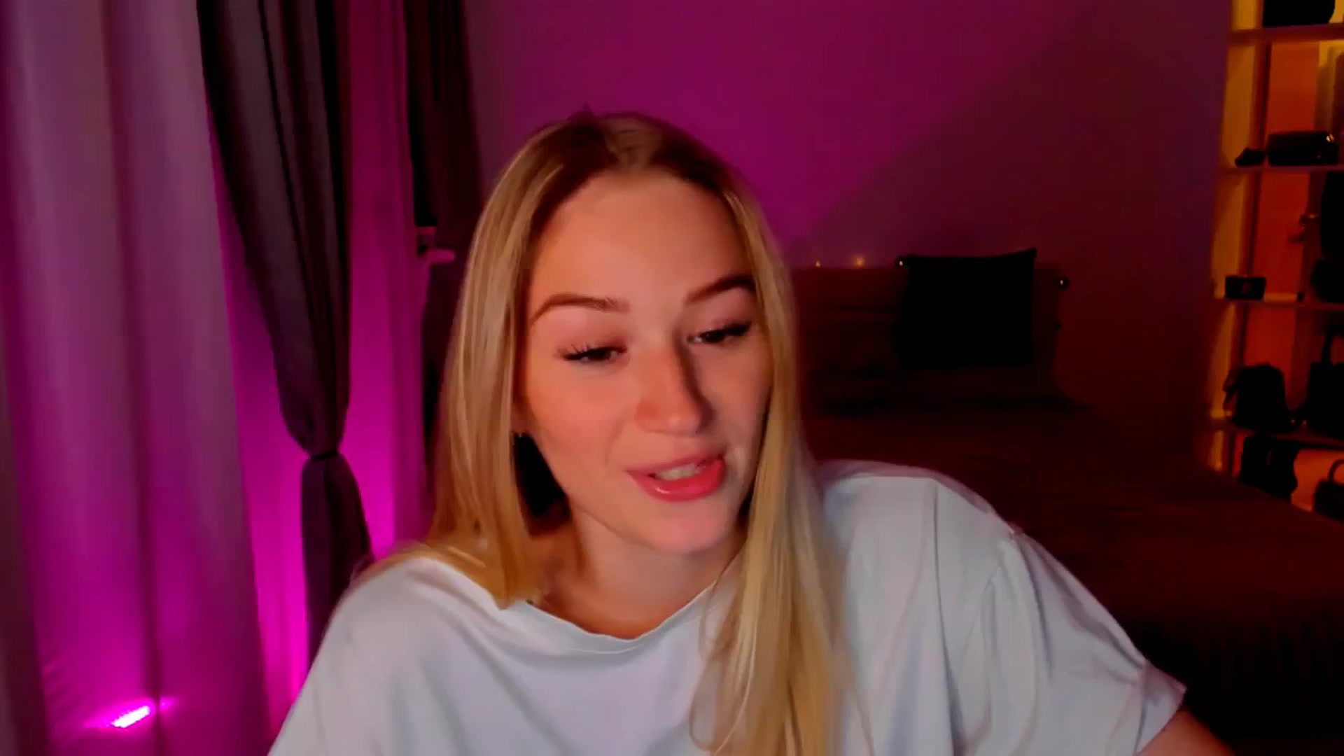 Gallery image thumbnail from CheckmyPeach's myfreecams stream on, 05/10/2024, 22:13 image 4 of 20