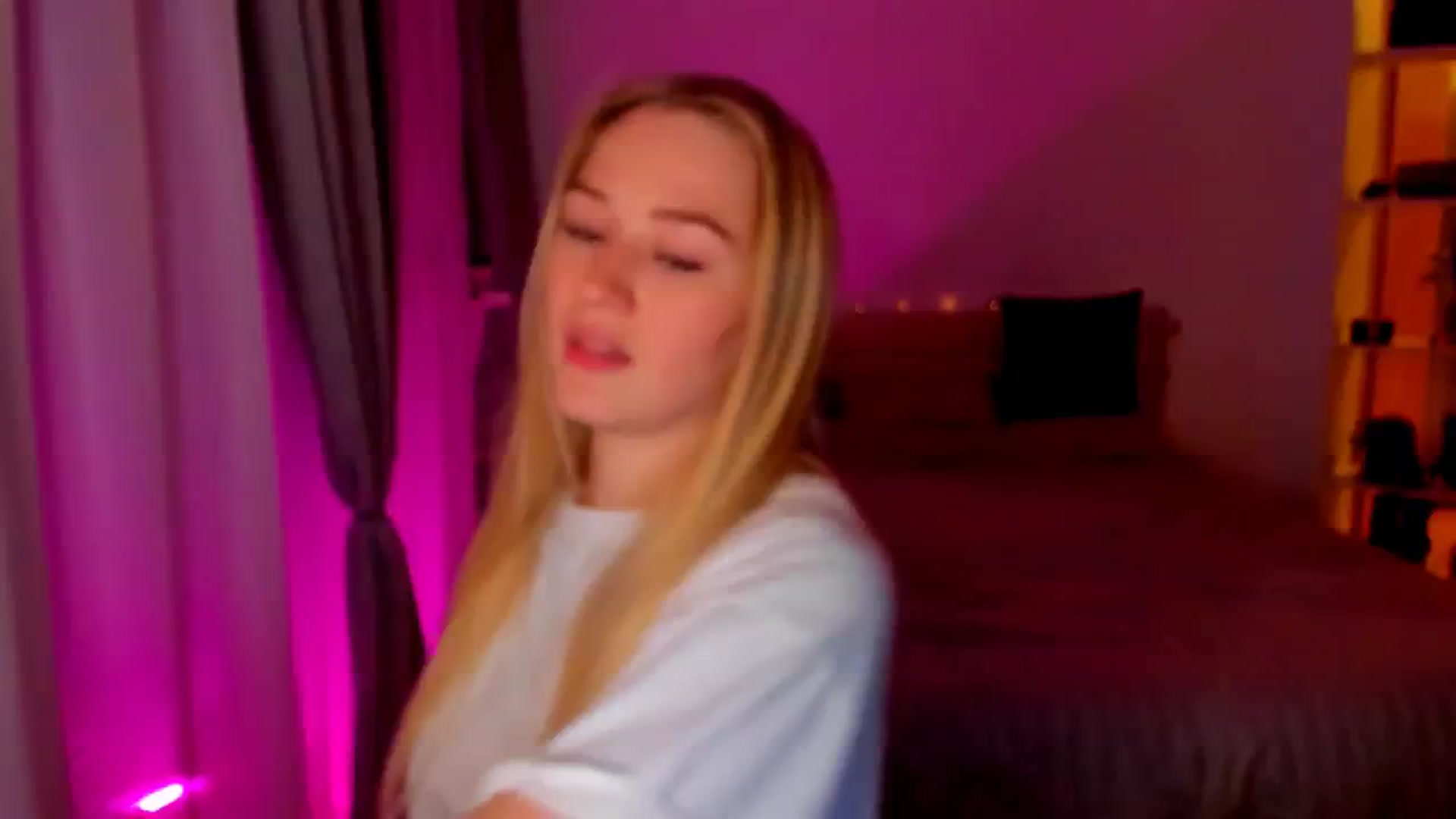 Gallery image thumbnail from CheckmyPeach's myfreecams stream on, 05/10/2024, 22:13 image 10 of 20