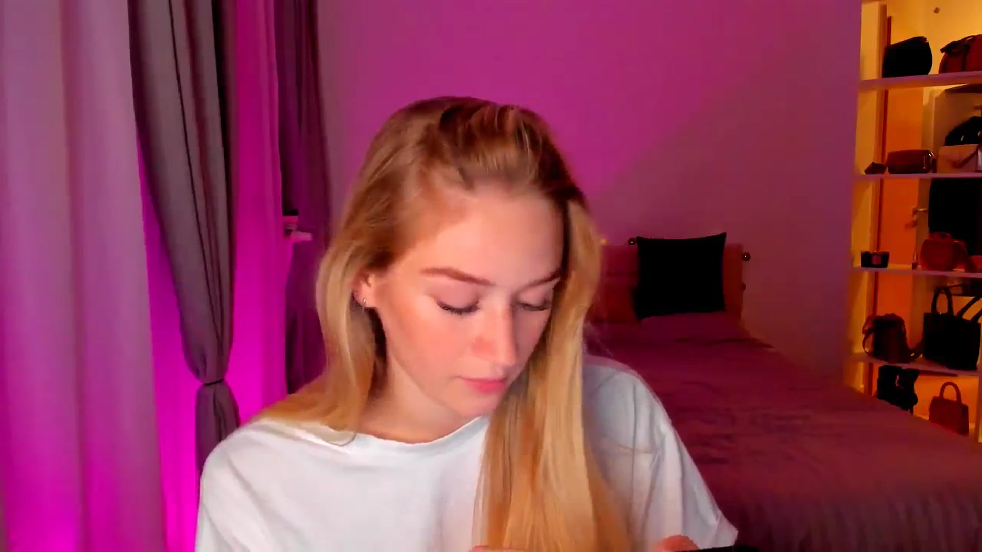 Gallery image thumbnail from CheckmyPeach's myfreecams stream on, 05/10/2024, 23:17 image 14 of 20