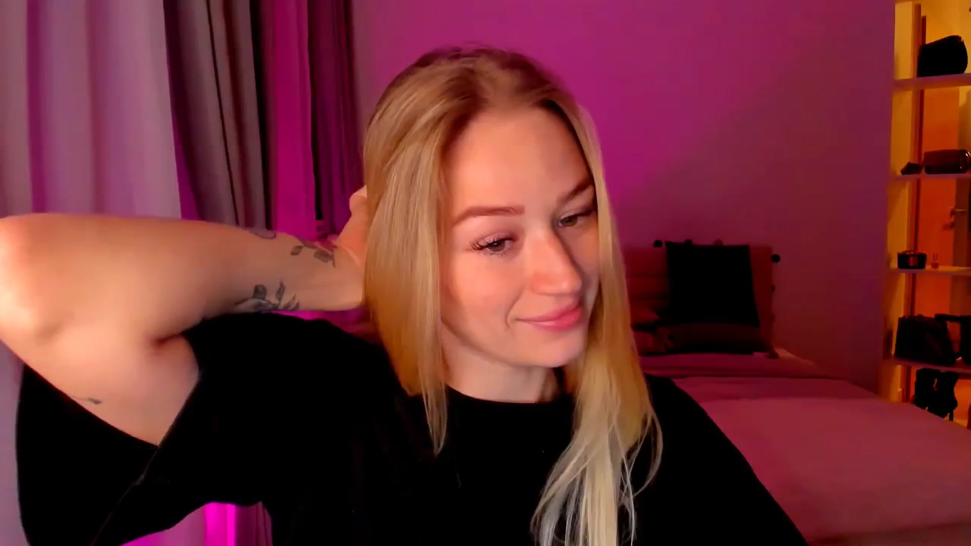 Gallery image thumbnail from CheckmyPeach's myfreecams stream on, 05/14/2024, 05:01 image 9 of 20