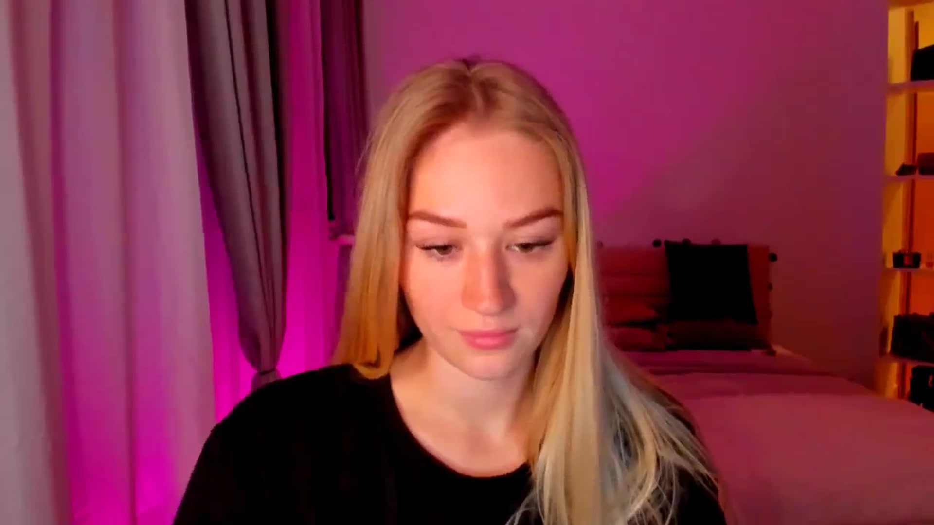 Gallery image thumbnail from CheckmyPeach's myfreecams stream on, 05/14/2024, 05:01 image 16 of 20