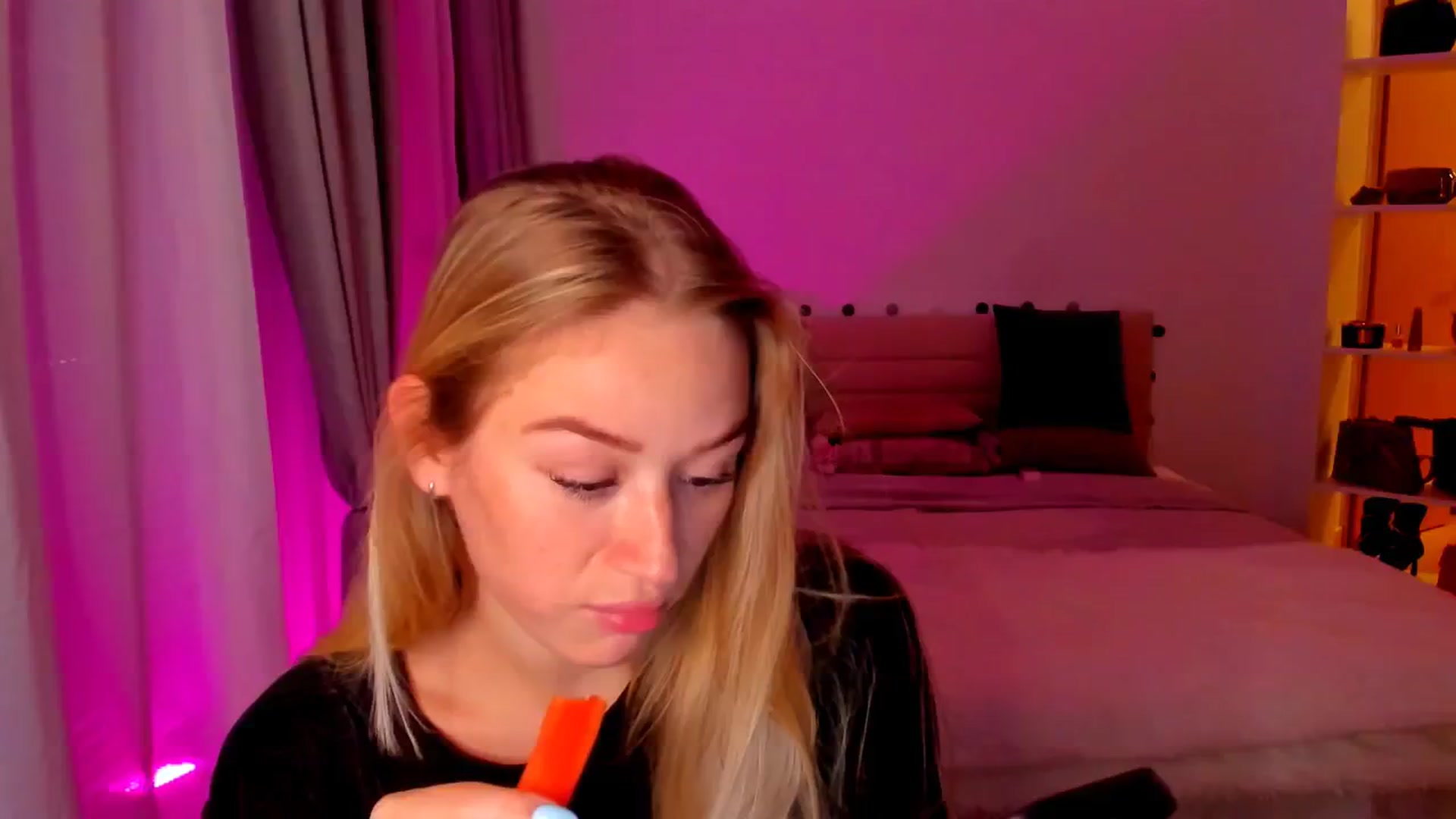 Gallery image thumbnail from CheckmyPeach's myfreecams stream on, 05/14/2024, 06:57 image 2 of 20