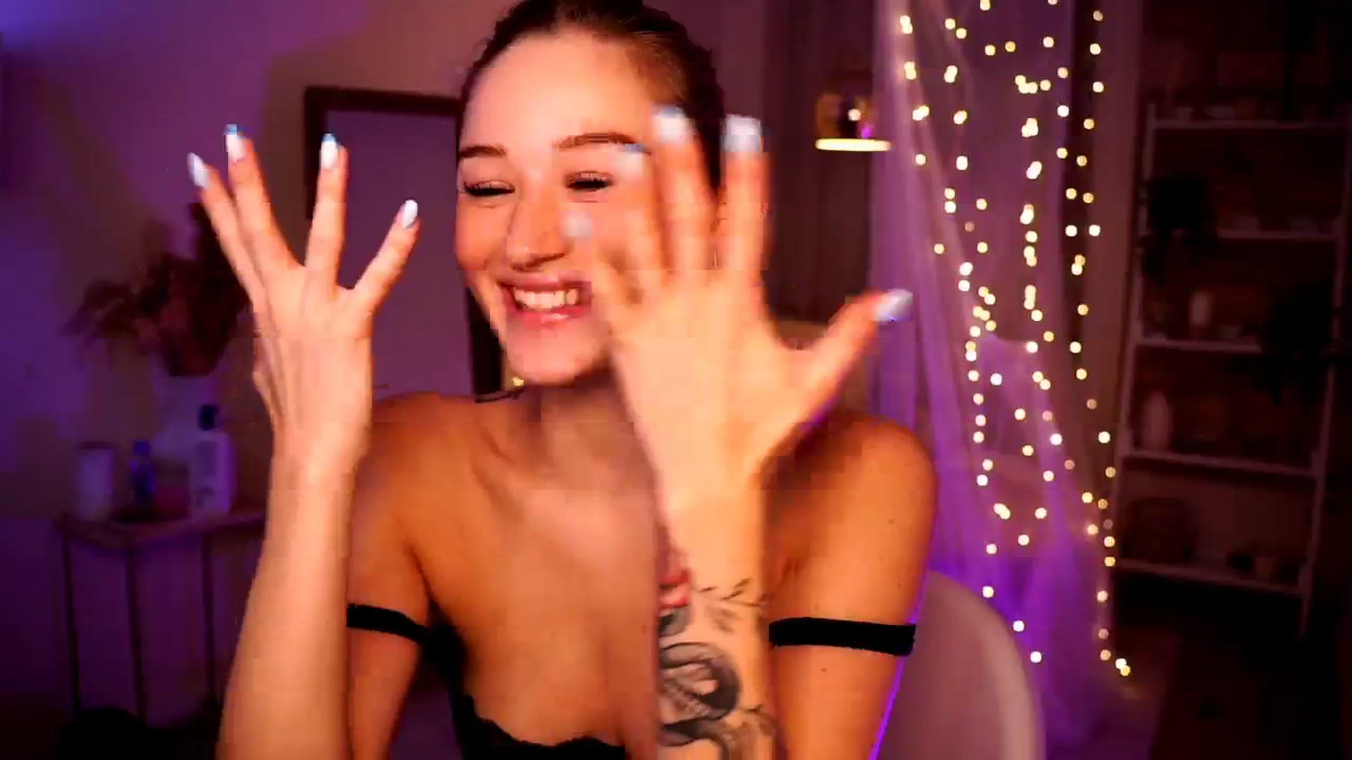 Gallery image thumbnail from CheckmyPeach's myfreecams stream on, 05/16/2024, 03:52 image 13 of 20