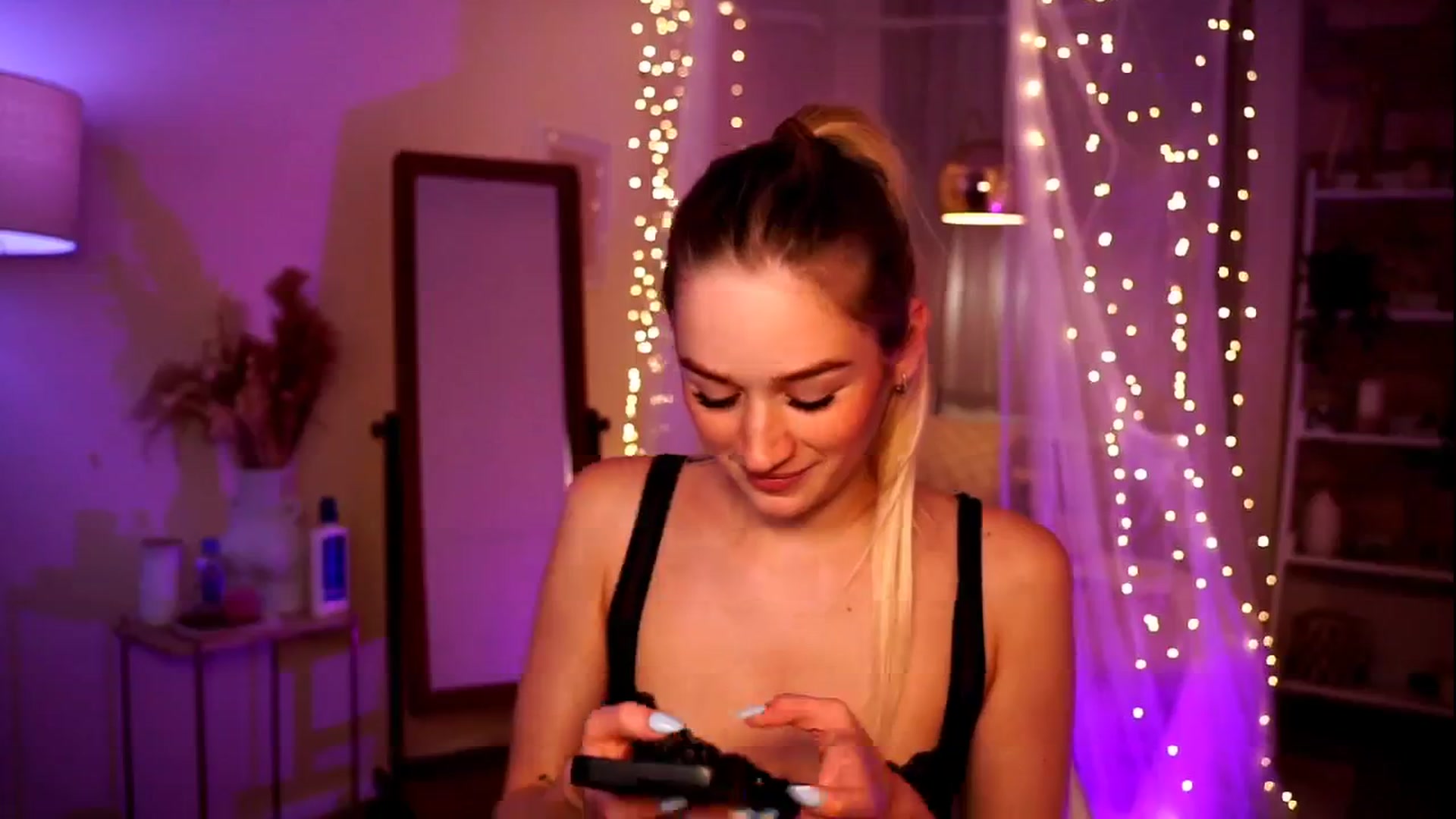 Gallery image thumbnail from CheckmyPeach's myfreecams stream on, 05/16/2024, 07:28 image 16 of 20