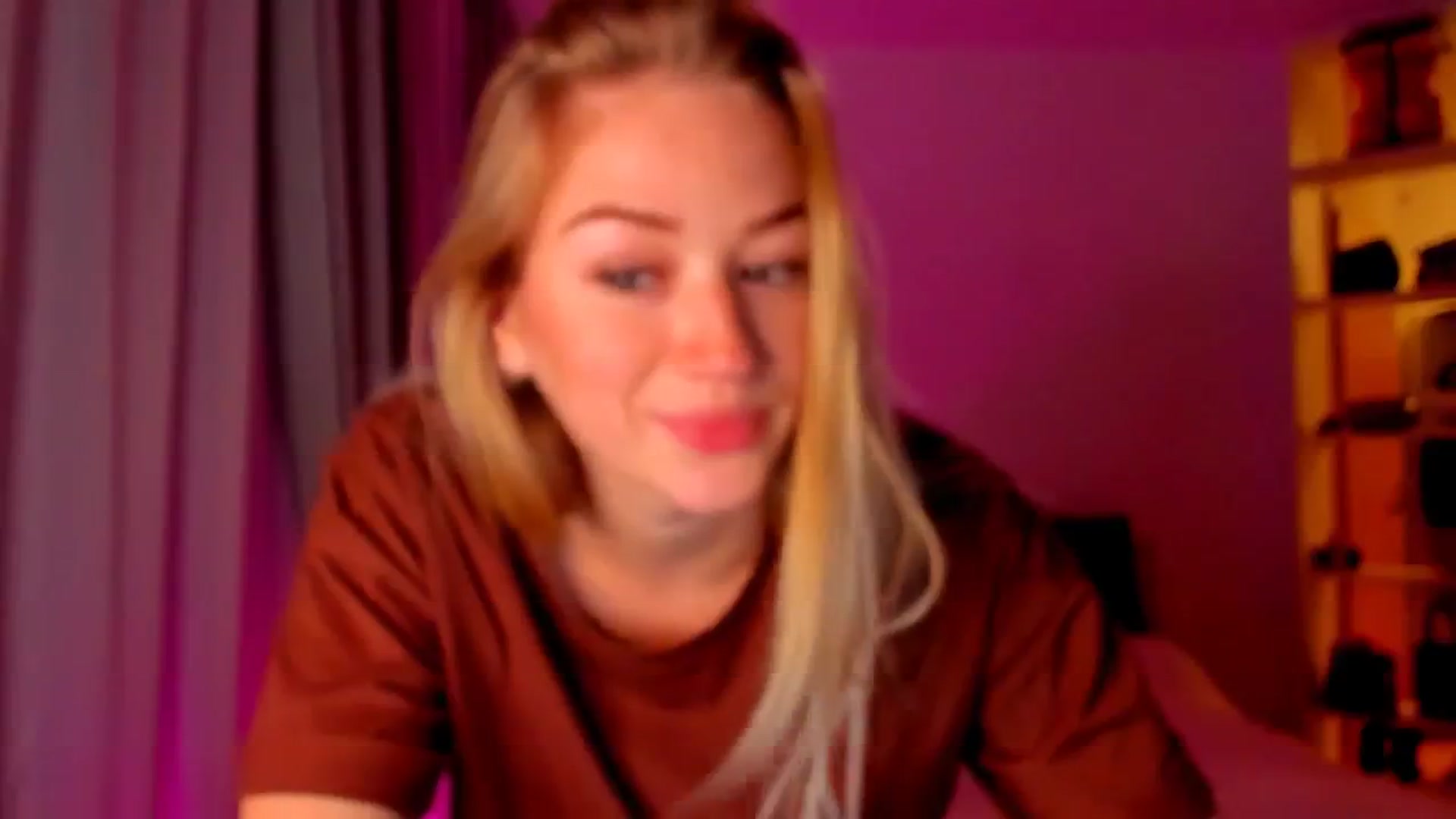 Gallery image thumbnail from CheckmyPeach's myfreecams stream on, 05/20/2024, 04:51 image 11 of 20