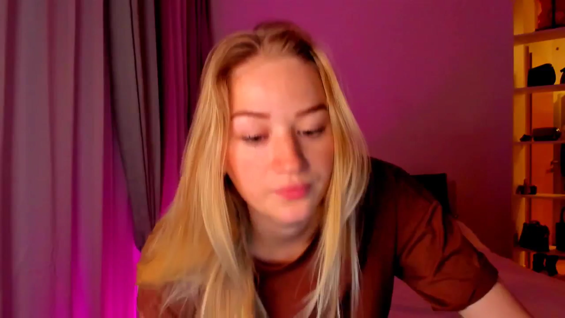 Gallery image thumbnail from CheckmyPeach's myfreecams stream on, 05/20/2024, 04:51 image 5 of 20