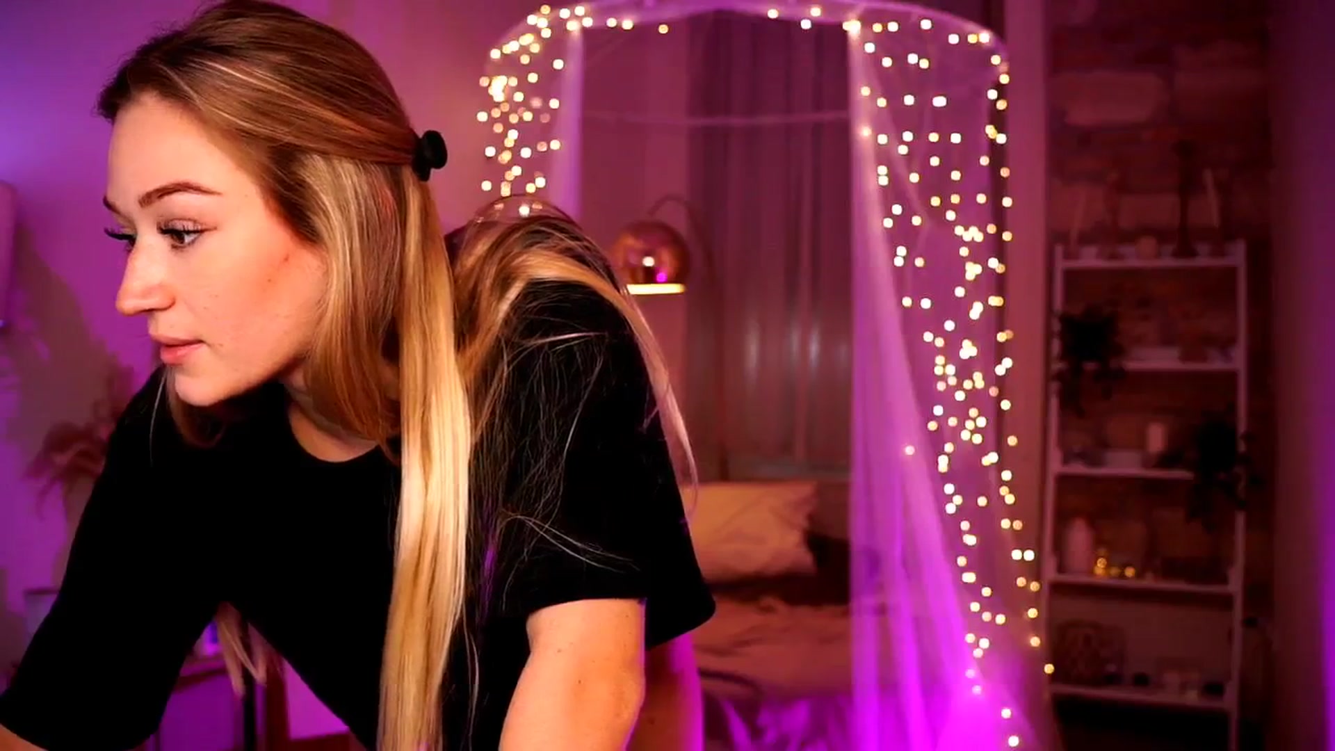 Gallery image thumbnail from CheckmyPeach's myfreecams stream on, 05/23/2024, 06:47 image 12 of 20