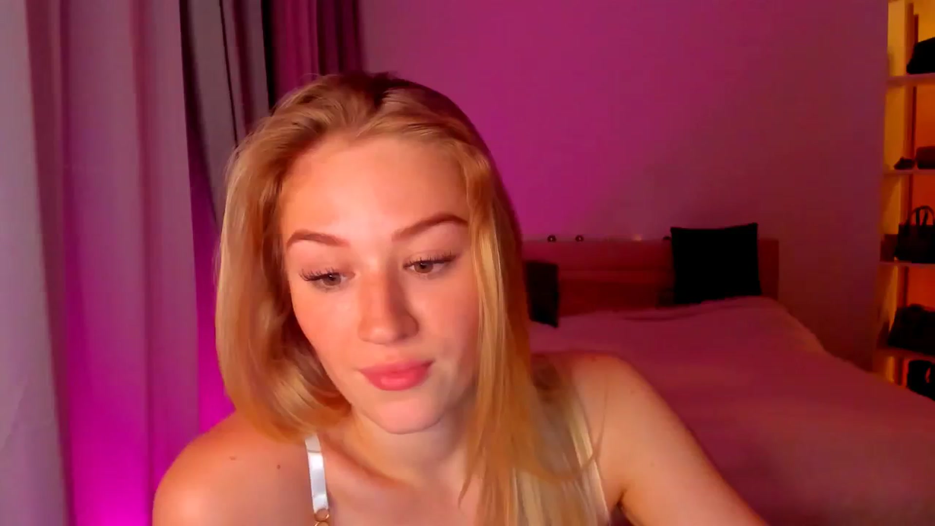 Gallery image thumbnail from CheckmyPeach's myfreecams stream on, 05/23/2024, 17:22 image 13 of 20