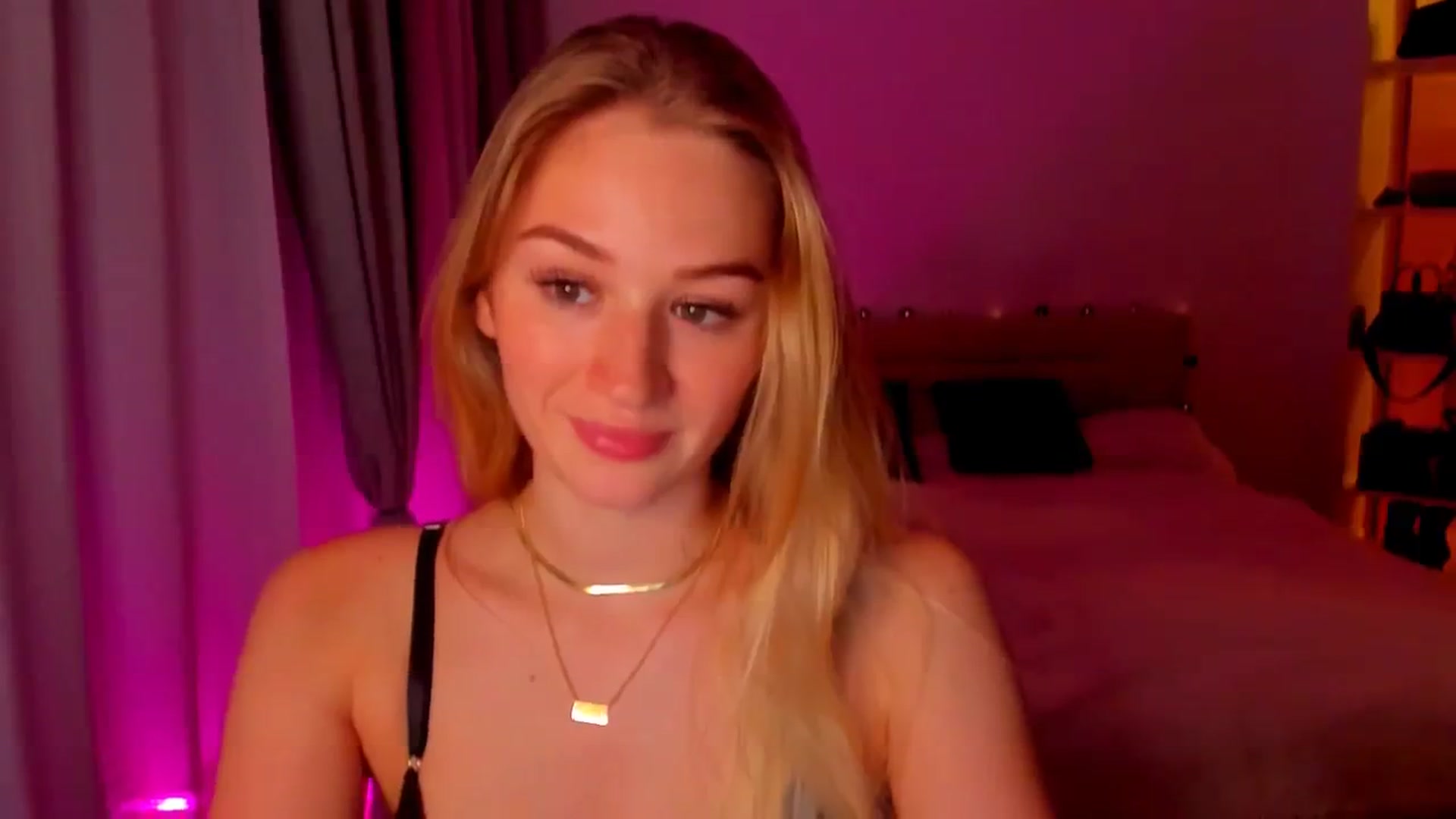 Gallery image thumbnail from CheckmyPeach's myfreecams stream on, 05/23/2024, 23:24 image 20 of 20
