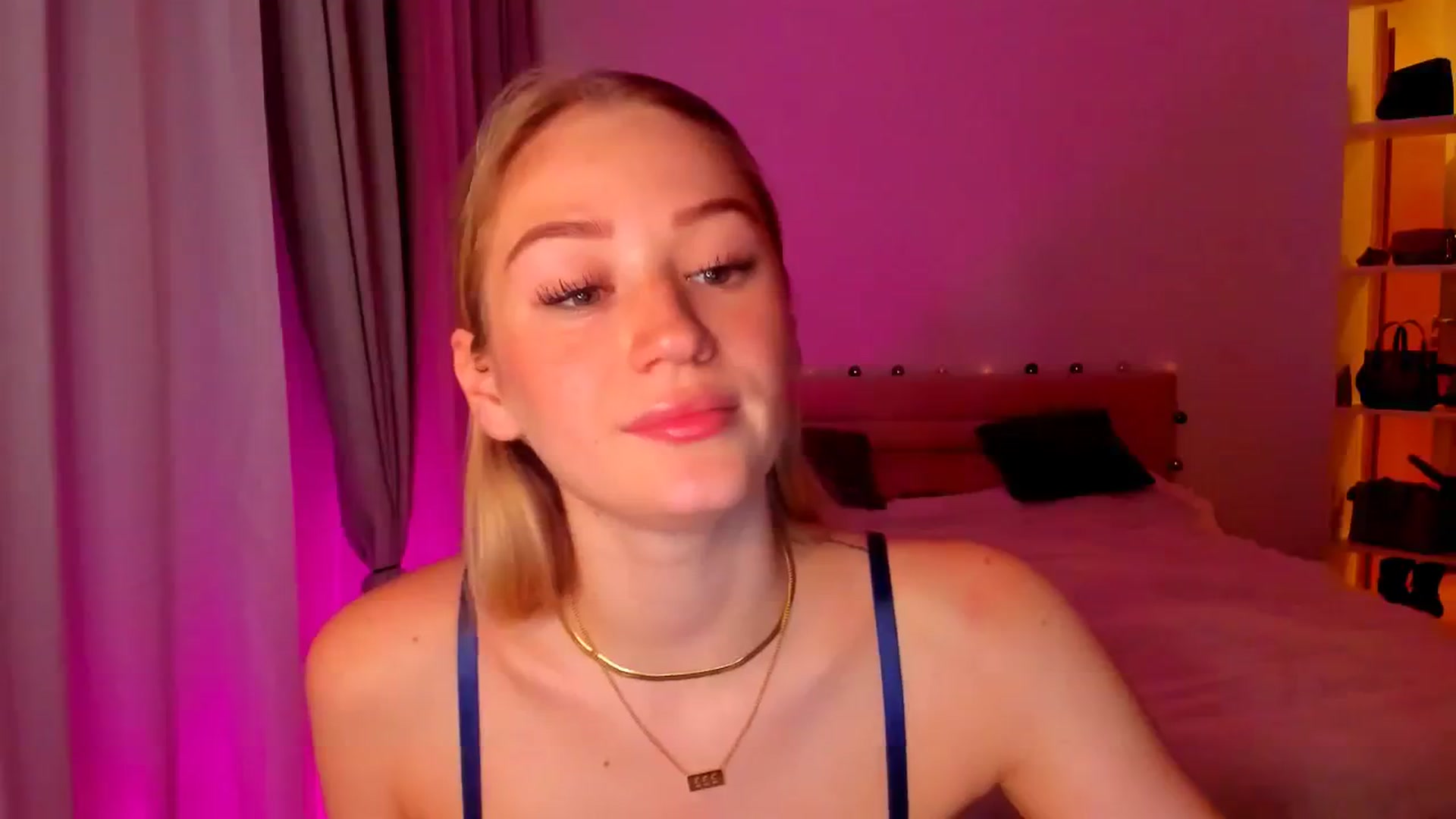 Gallery image thumbnail from CheckmyPeach's myfreecams stream on, 05/24/2024, 21:27 image 9 of 20