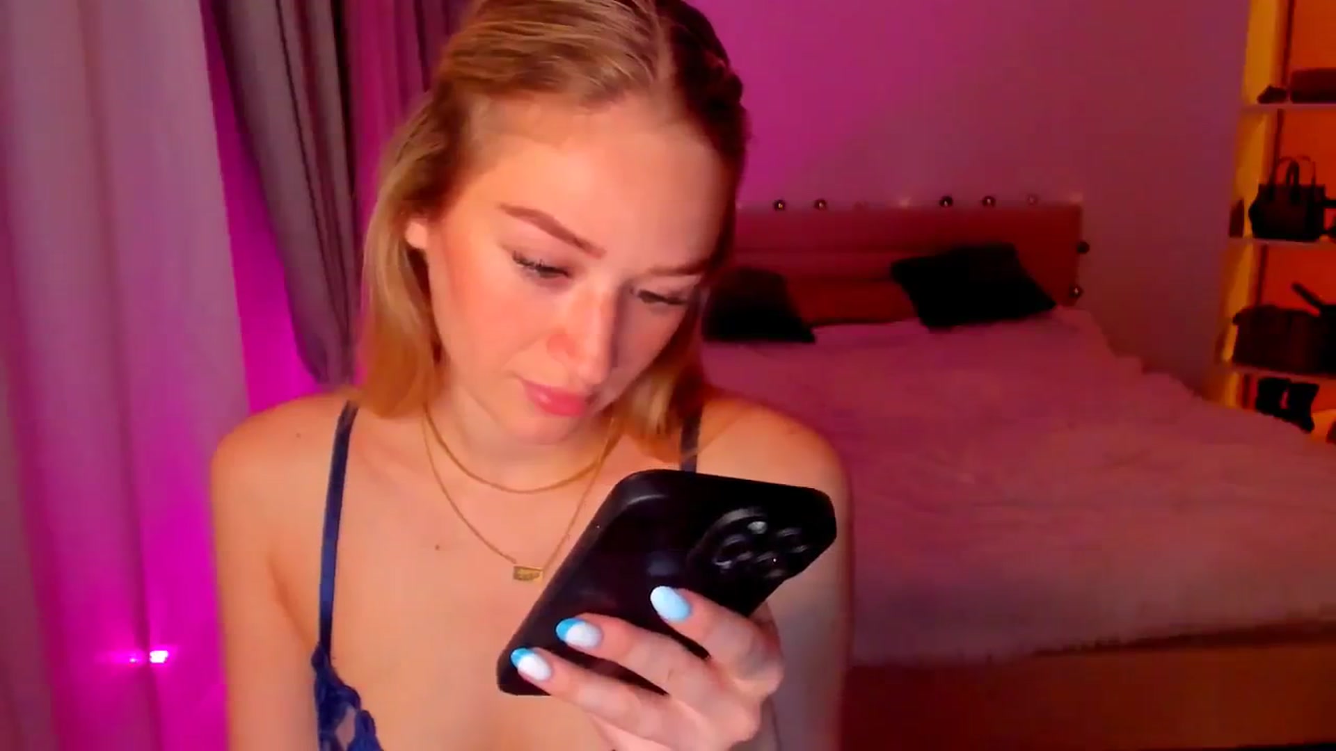 Gallery image thumbnail from CheckmyPeach's myfreecams stream on, 05/24/2024, 22:04 image 19 of 20