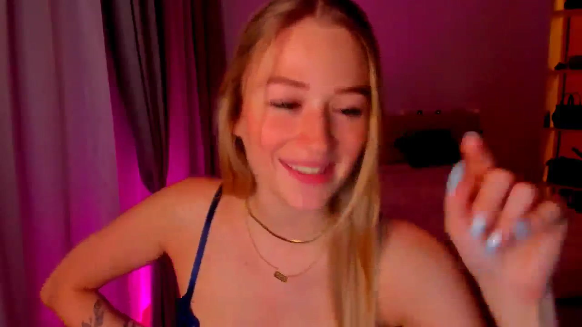 Gallery image thumbnail from CheckmyPeach's myfreecams stream on, 05/24/2024, 23:14 image 13 of 20