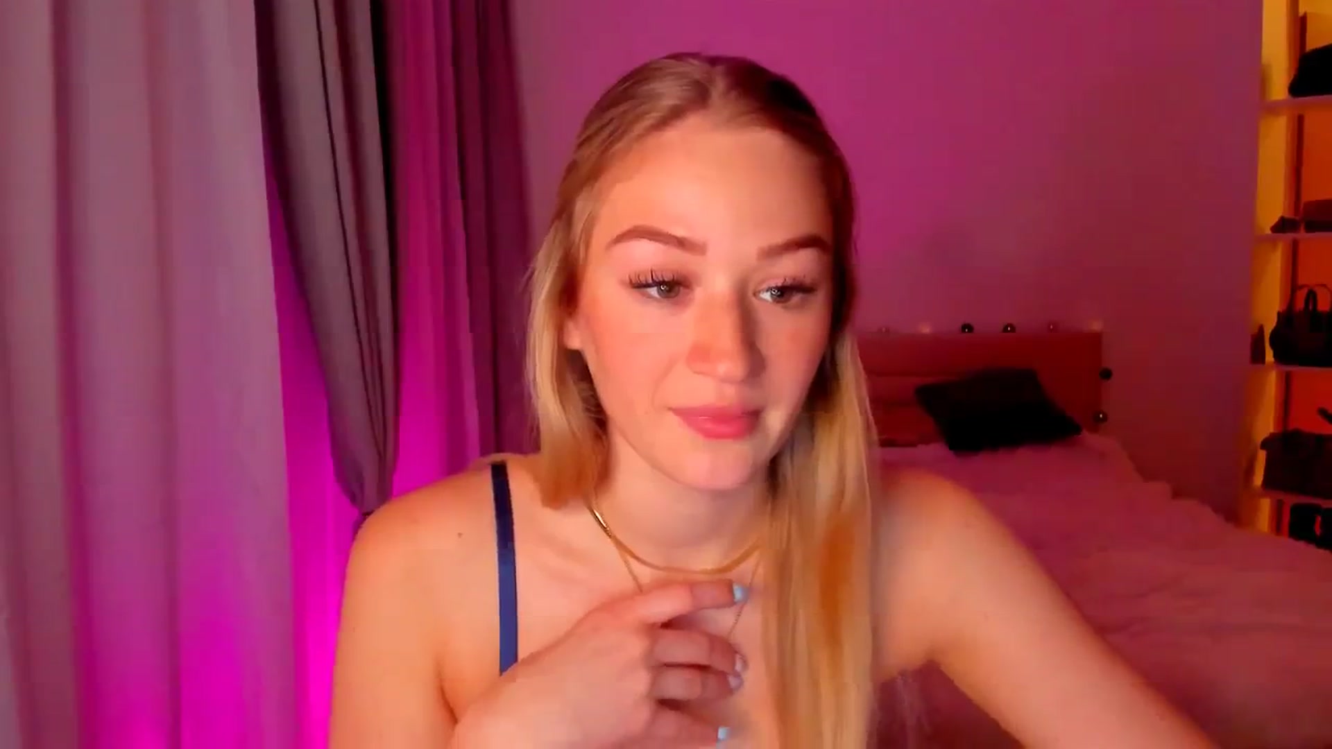 Gallery image thumbnail from CheckmyPeach's myfreecams stream on, 05/24/2024, 23:14 image 8 of 20