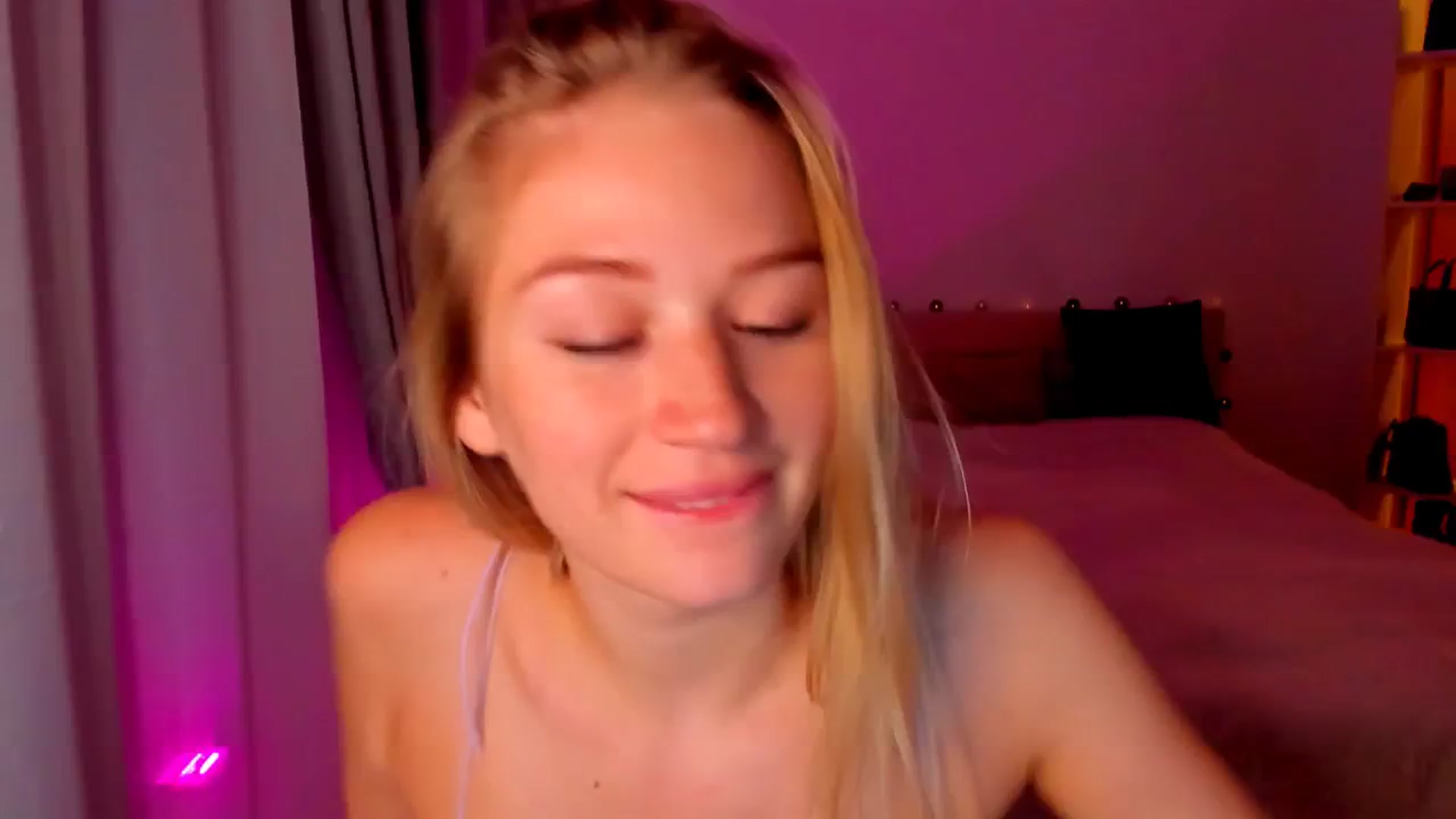 Gallery image thumbnail from CheckmyPeach's myfreecams stream on, 05/29/2024, 23:37 image 4 of 20