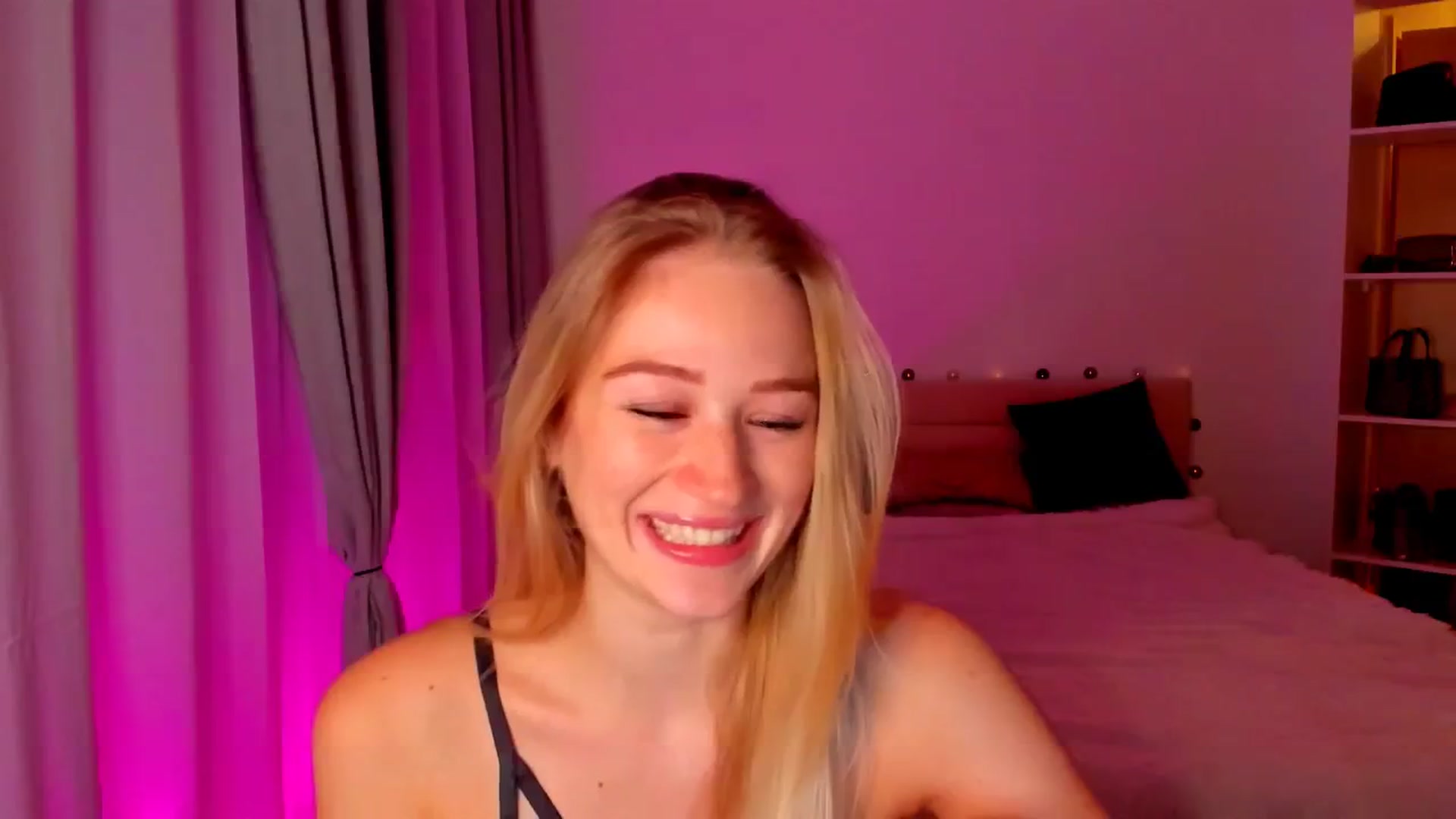 Gallery image thumbnail from CheckmyPeach's myfreecams stream on, 05/31/2024, 20:30 image 7 of 20