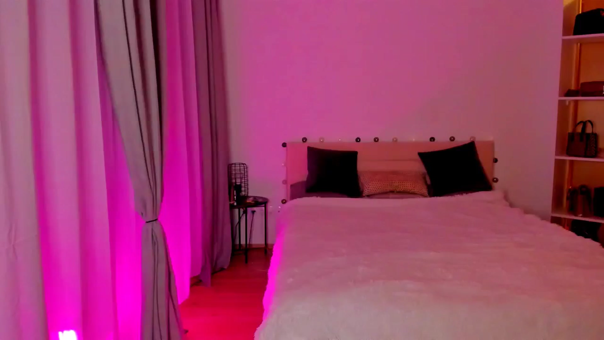 Gallery image thumbnail from CheckmyPeach's myfreecams stream on, 05/31/2024, 20:30 image 20 of 20
