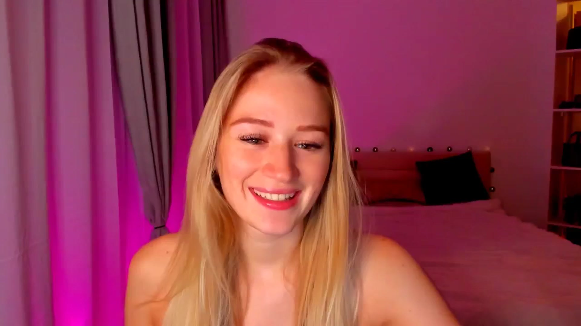 Gallery image thumbnail from CheckmyPeach's myfreecams stream on, 05/31/2024, 20:30 image 3 of 20