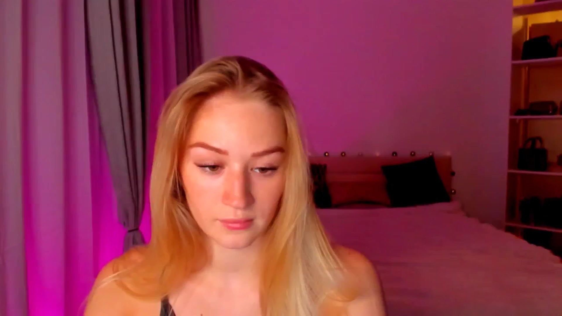 Gallery image thumbnail from CheckmyPeach's myfreecams stream on, 05/31/2024, 20:35 image 15 of 20