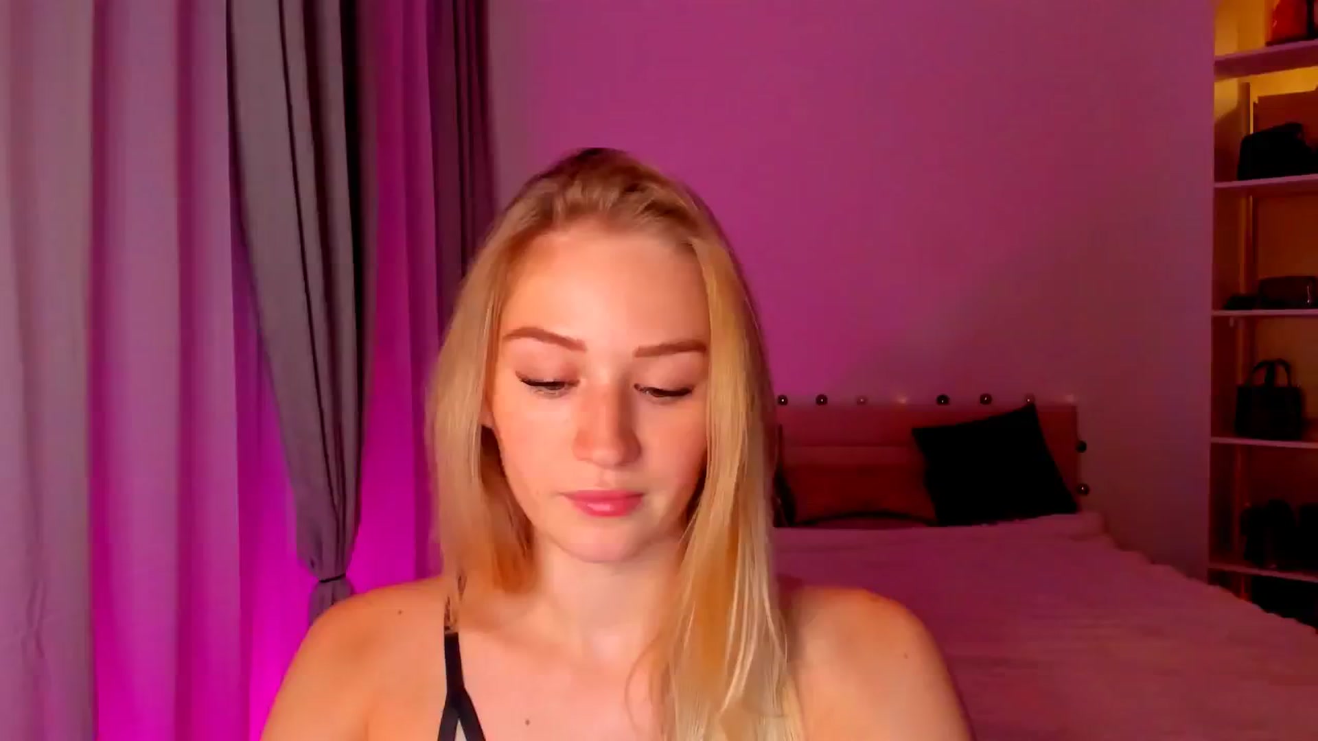 Gallery image thumbnail from CheckmyPeach's myfreecams stream on, 05/31/2024, 20:35 image 3 of 20