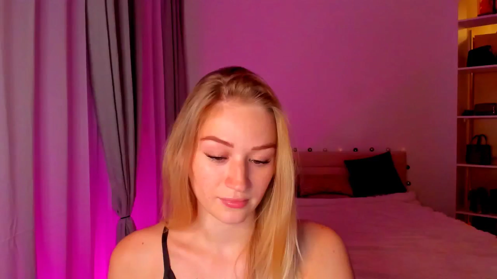 Gallery image thumbnail from CheckmyPeach's myfreecams stream on, 05/31/2024, 20:35 image 5 of 20