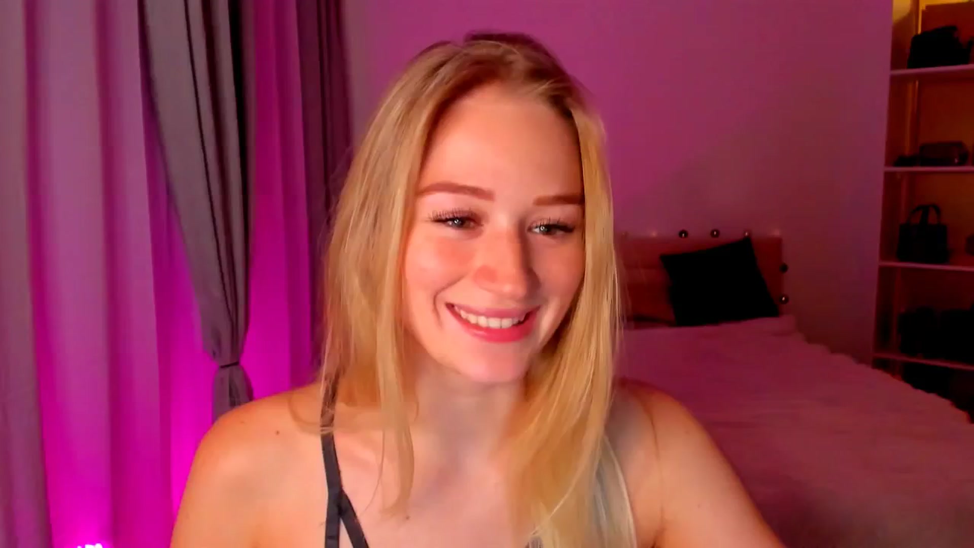 Gallery image thumbnail from CheckmyPeach's myfreecams stream on, 05/31/2024, 20:53 image 8 of 20