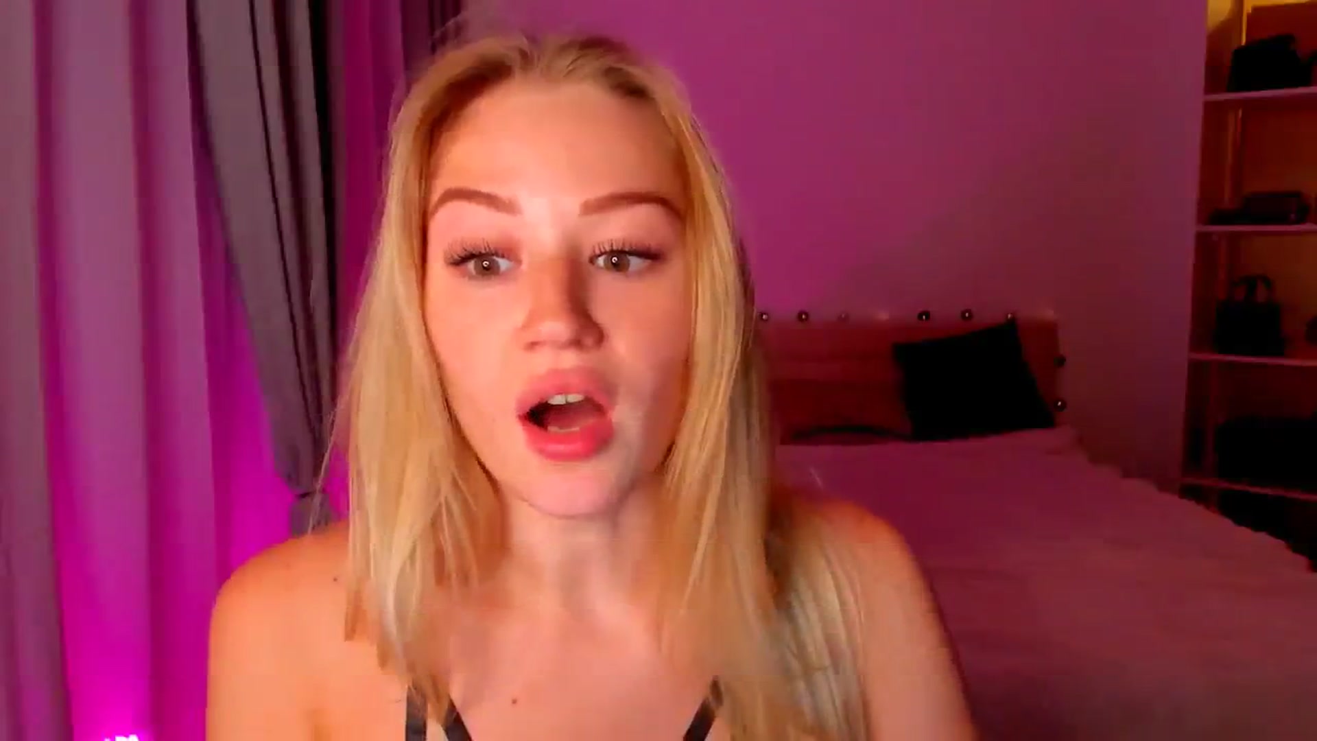 Gallery image thumbnail from CheckmyPeach's myfreecams stream on, 05/31/2024, 20:53 image 13 of 20