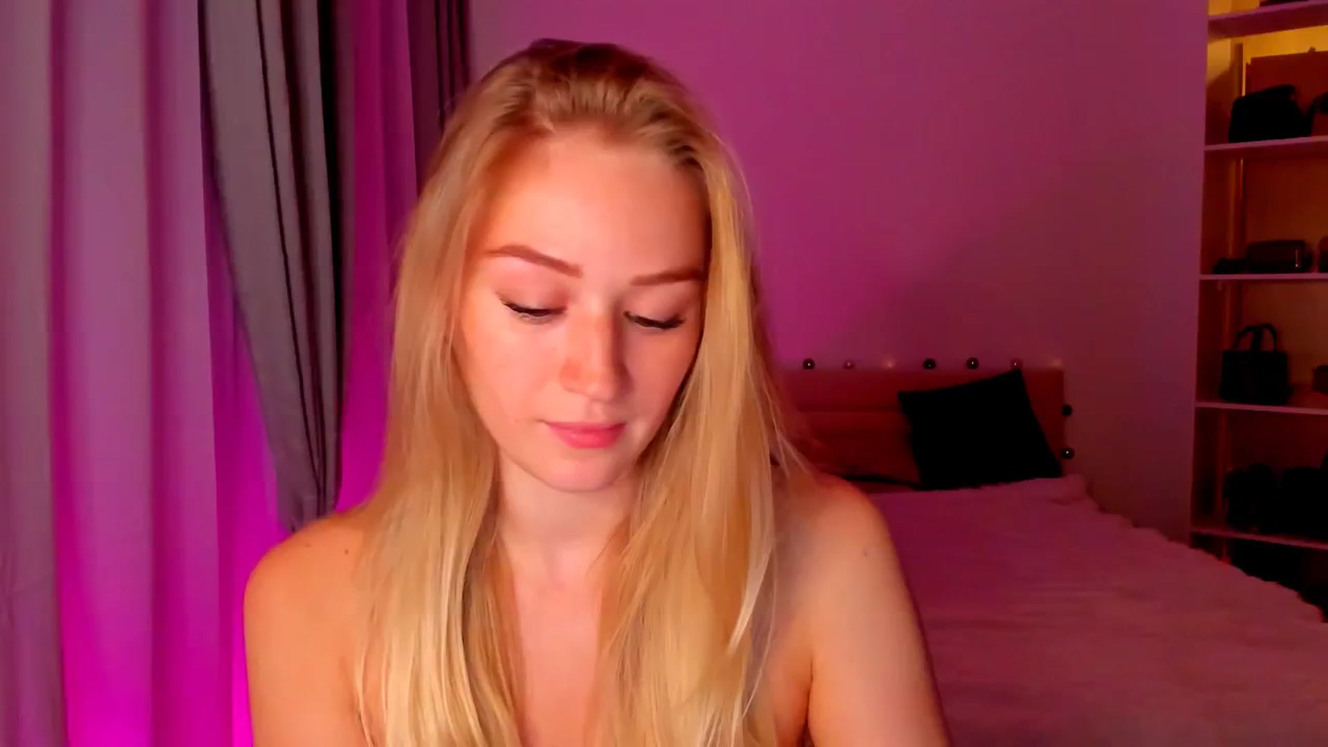 Gallery image thumbnail from CheckmyPeach's myfreecams stream on, 05/31/2024, 20:53 image 20 of 20