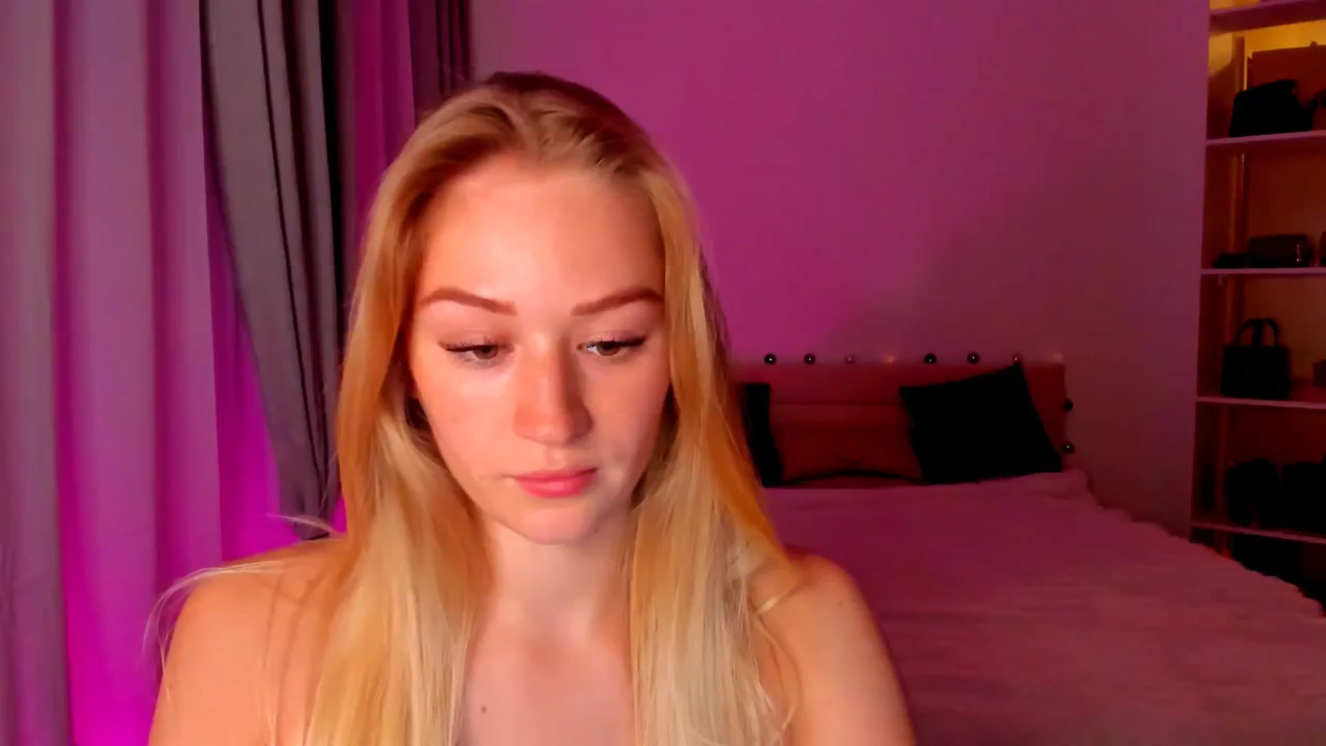 Gallery image thumbnail from CheckmyPeach's myfreecams stream on, 05/31/2024, 20:53 image 3 of 20