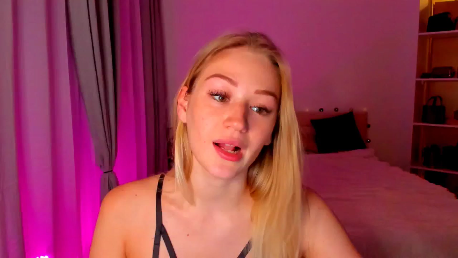 Gallery image thumbnail from CheckmyPeach's myfreecams stream on, 05/31/2024, 20:53 image 9 of 20