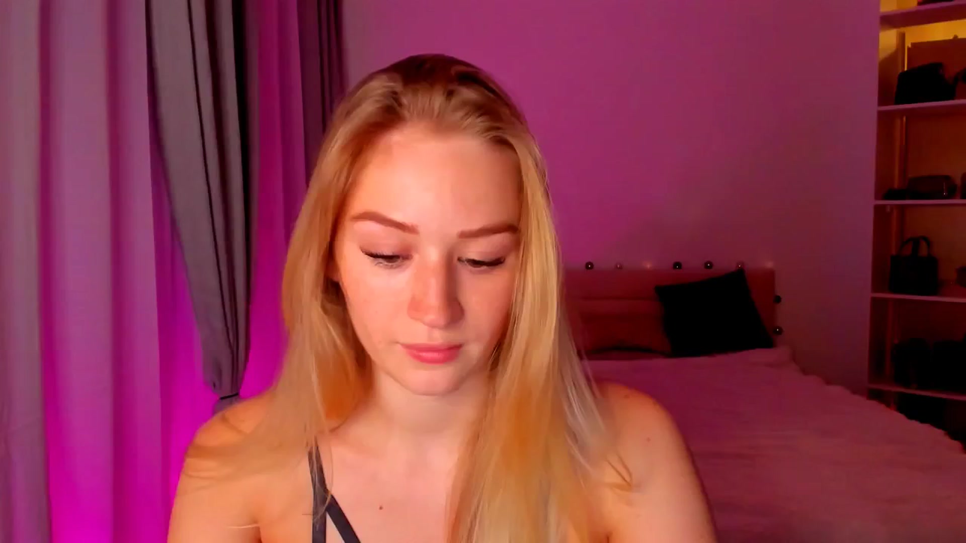 Gallery image thumbnail from CheckmyPeach's myfreecams stream on, 05/31/2024, 20:53 image 1 of 20