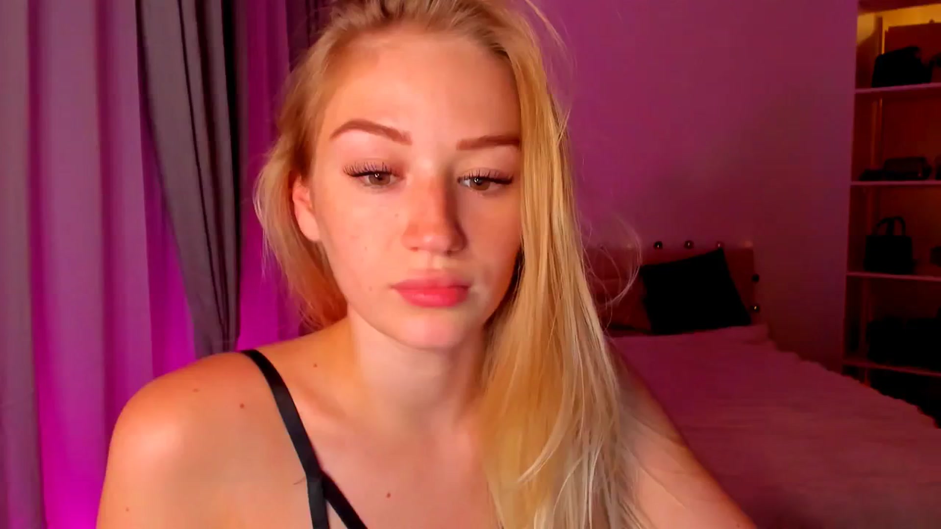 Gallery image thumbnail from CheckmyPeach's myfreecams stream on, 05/31/2024, 21:51 image 16 of 20