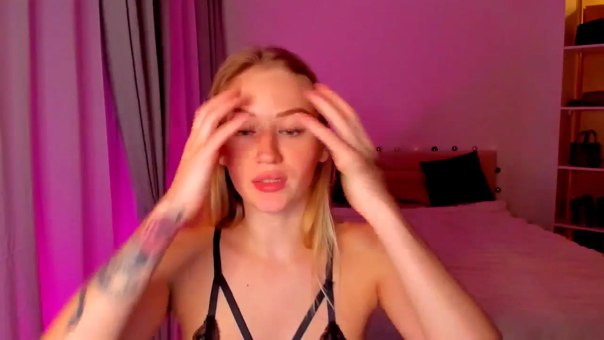 Gallery image thumbnail from CheckmyPeach's myfreecams stream on, 05/31/2024, 22:53 image 18 of 20