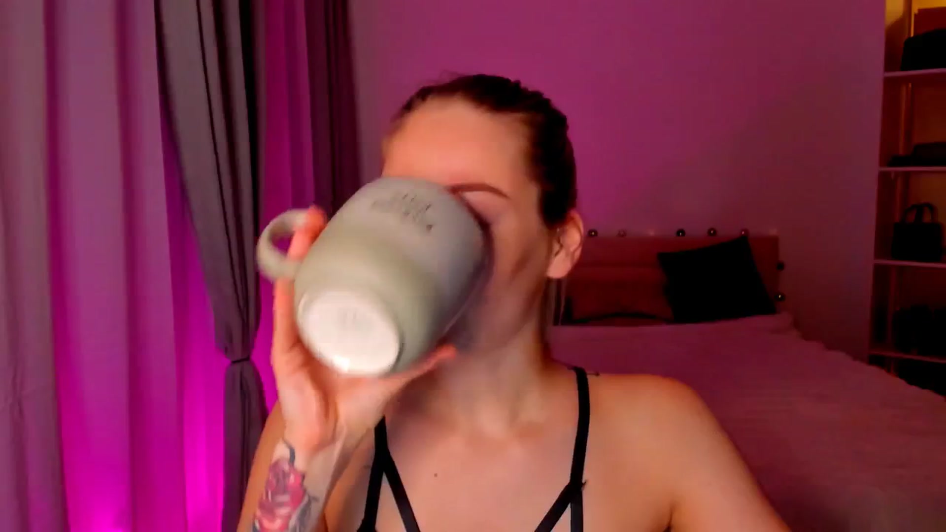 Gallery image thumbnail from CheckmyPeach's myfreecams stream on, 05/31/2024, 22:53 image 20 of 20