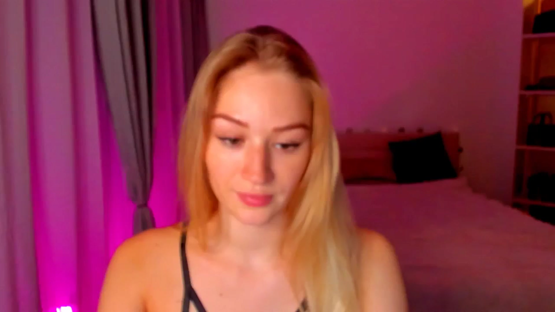 Gallery image thumbnail from CheckmyPeach's myfreecams stream on, 05/31/2024, 23:06 image 8 of 20