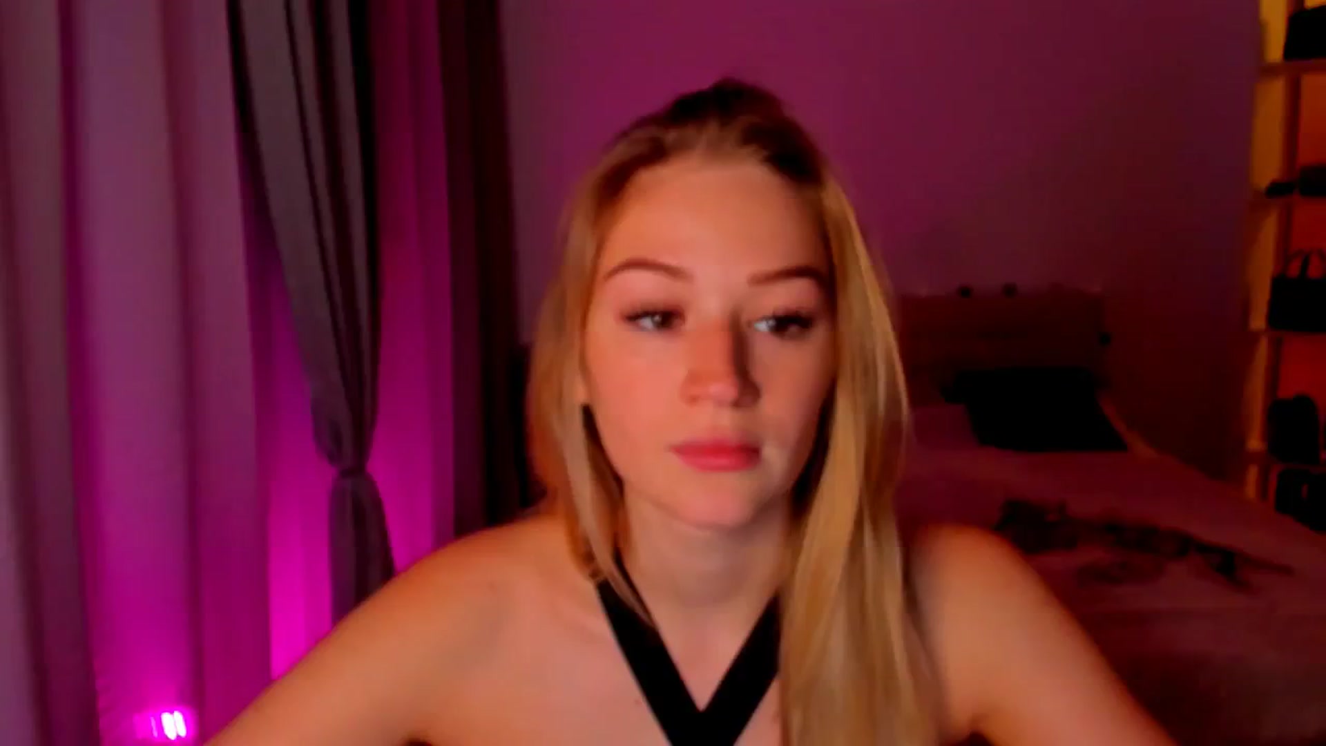 Gallery image thumbnail from CheckmyPeach's myfreecams stream on, 06/01/2024, 16:41 image 18 of 20