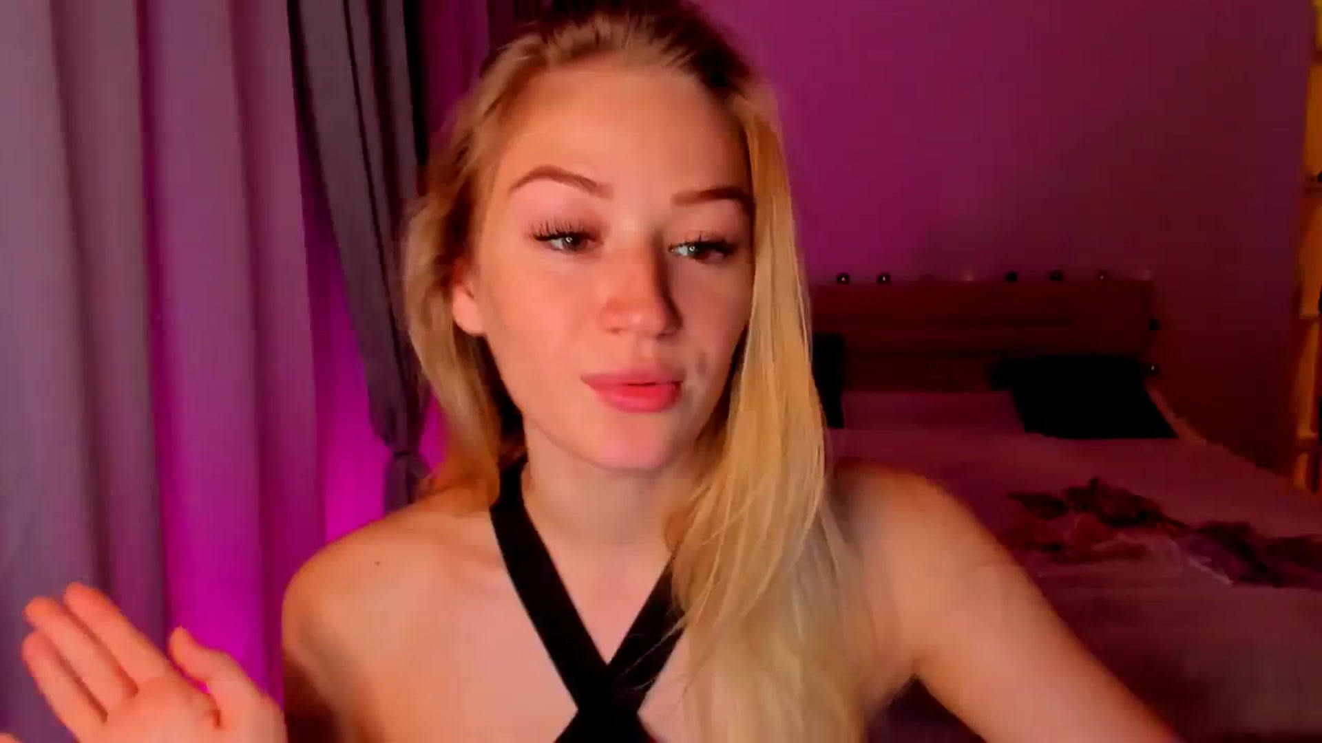 Gallery image thumbnail from CheckmyPeach's myfreecams stream on, 06/01/2024, 16:41 image 4 of 20