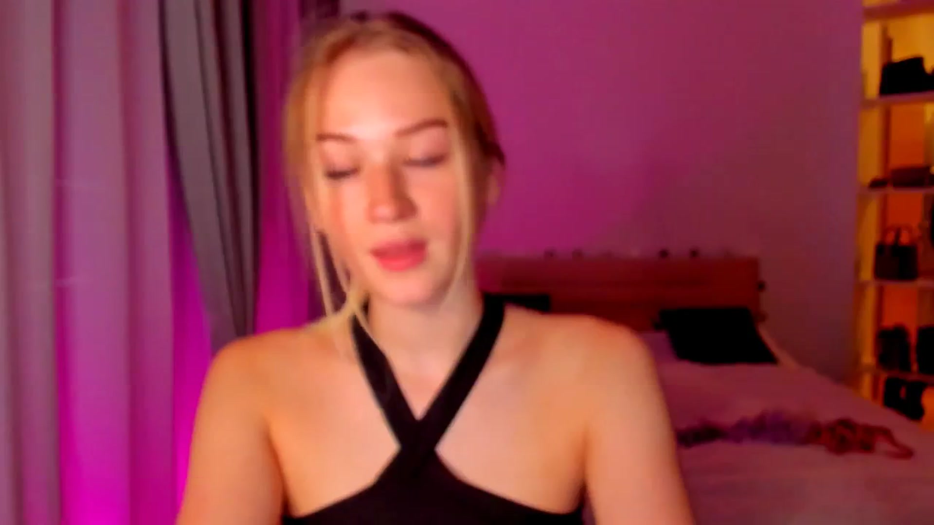 Gallery image thumbnail from CheckmyPeach's myfreecams stream on, 06/01/2024, 16:41 image 9 of 20