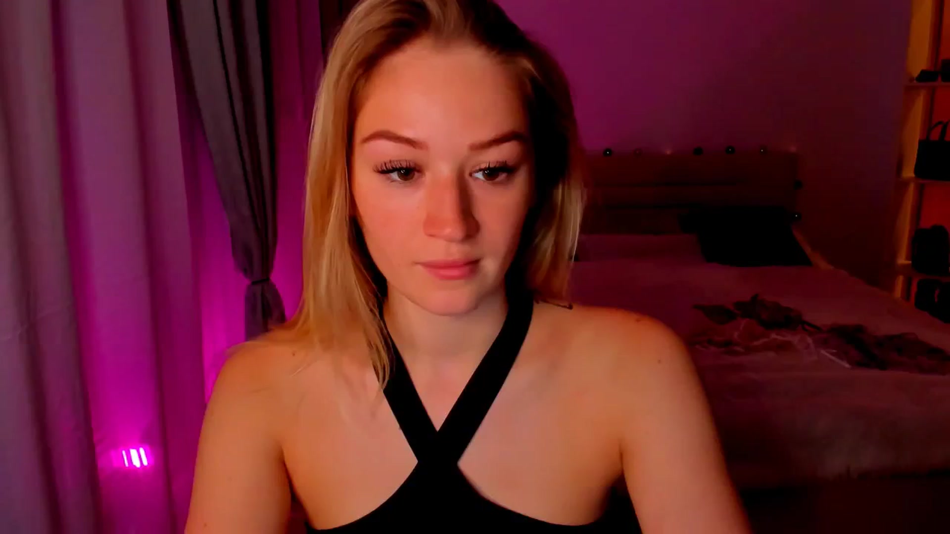Gallery image thumbnail from CheckmyPeach's myfreecams stream on, 06/01/2024, 16:41 image 3 of 20