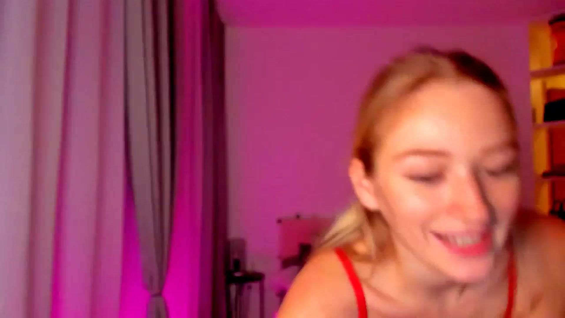 Gallery image thumbnail from CheckmyPeach's myfreecams stream on, 06/01/2024, 18:52 image 16 of 20