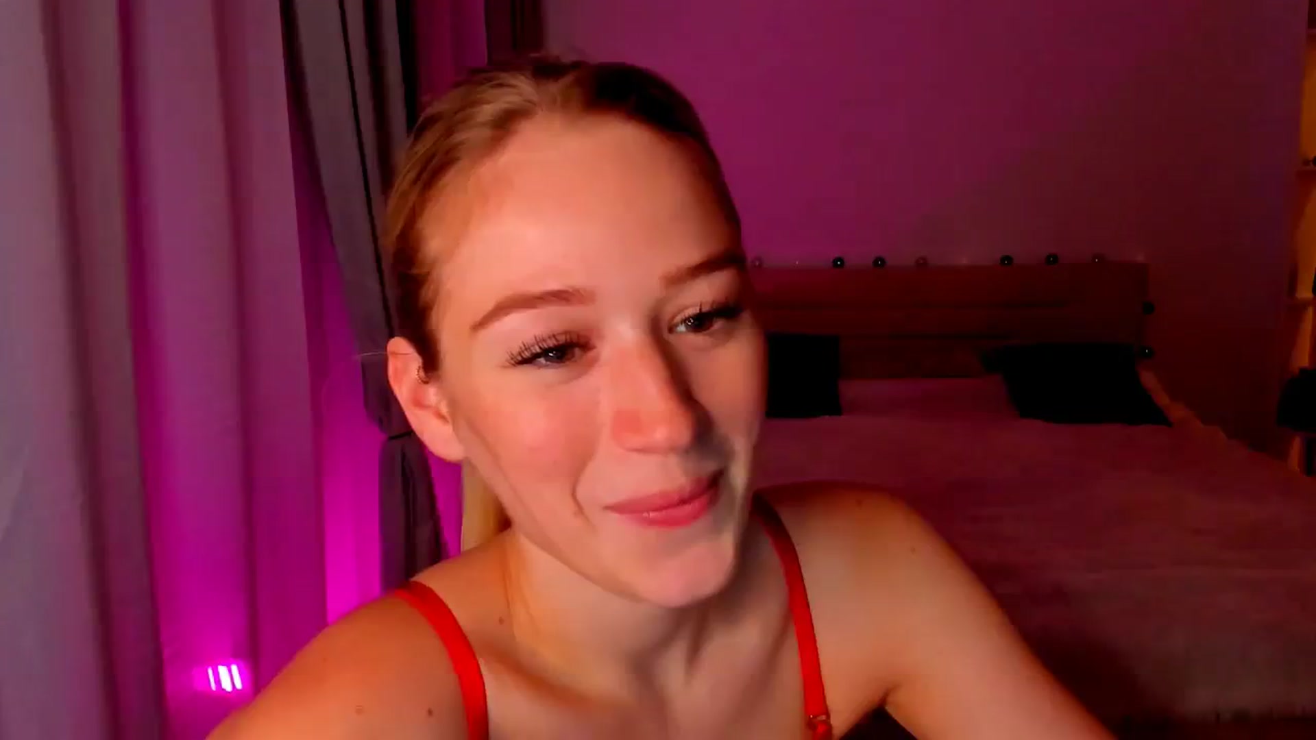 Gallery image thumbnail from CheckmyPeach's myfreecams stream on, 06/01/2024, 18:52 image 19 of 20
