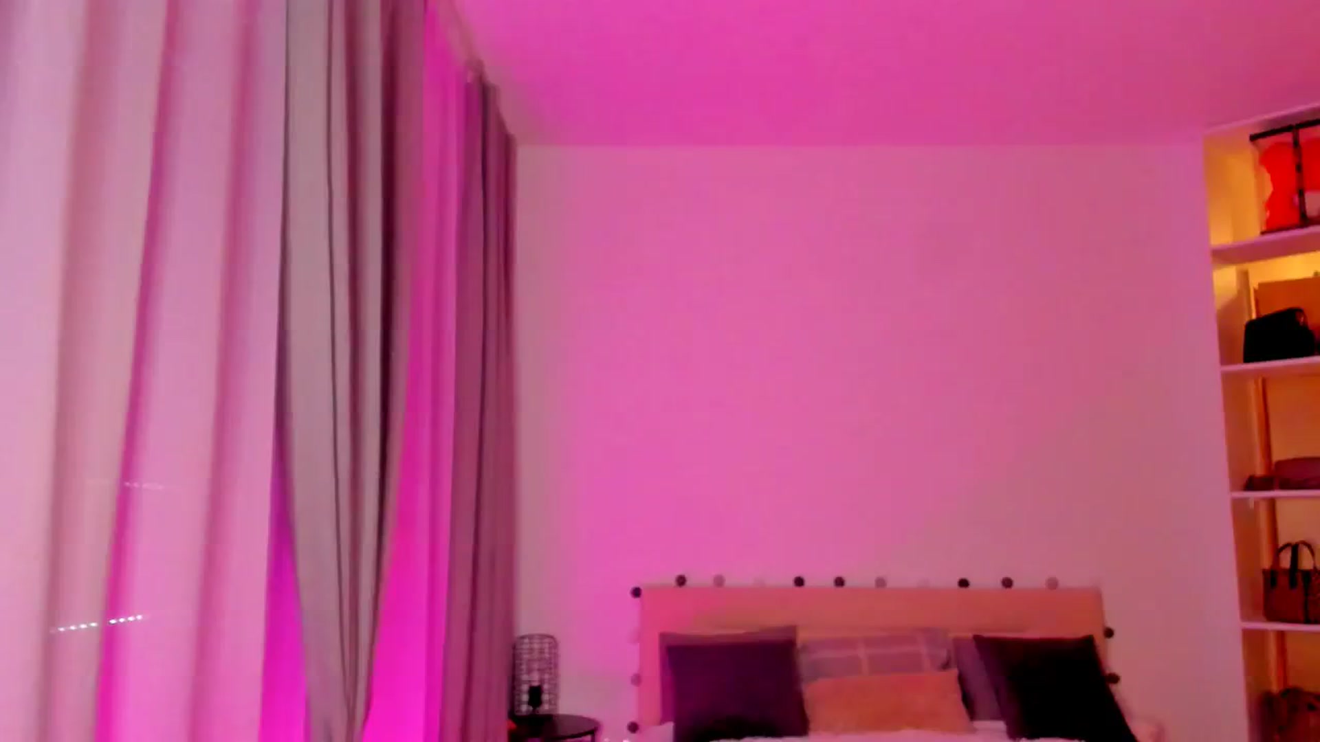 Gallery image thumbnail from CheckmyPeach's myfreecams stream on, 06/02/2024, 10:35 image 10 of 20