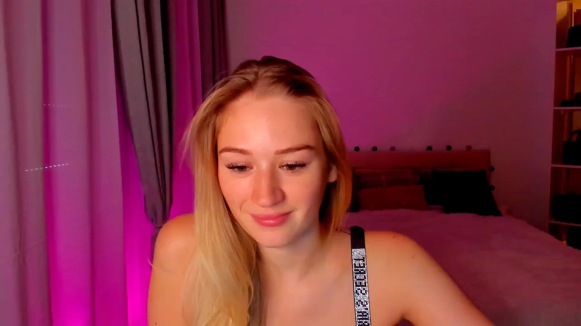 Gallery image thumbnail from CheckmyPeach's myfreecams stream on, 06/02/2024, 10:35 image 4 of 20