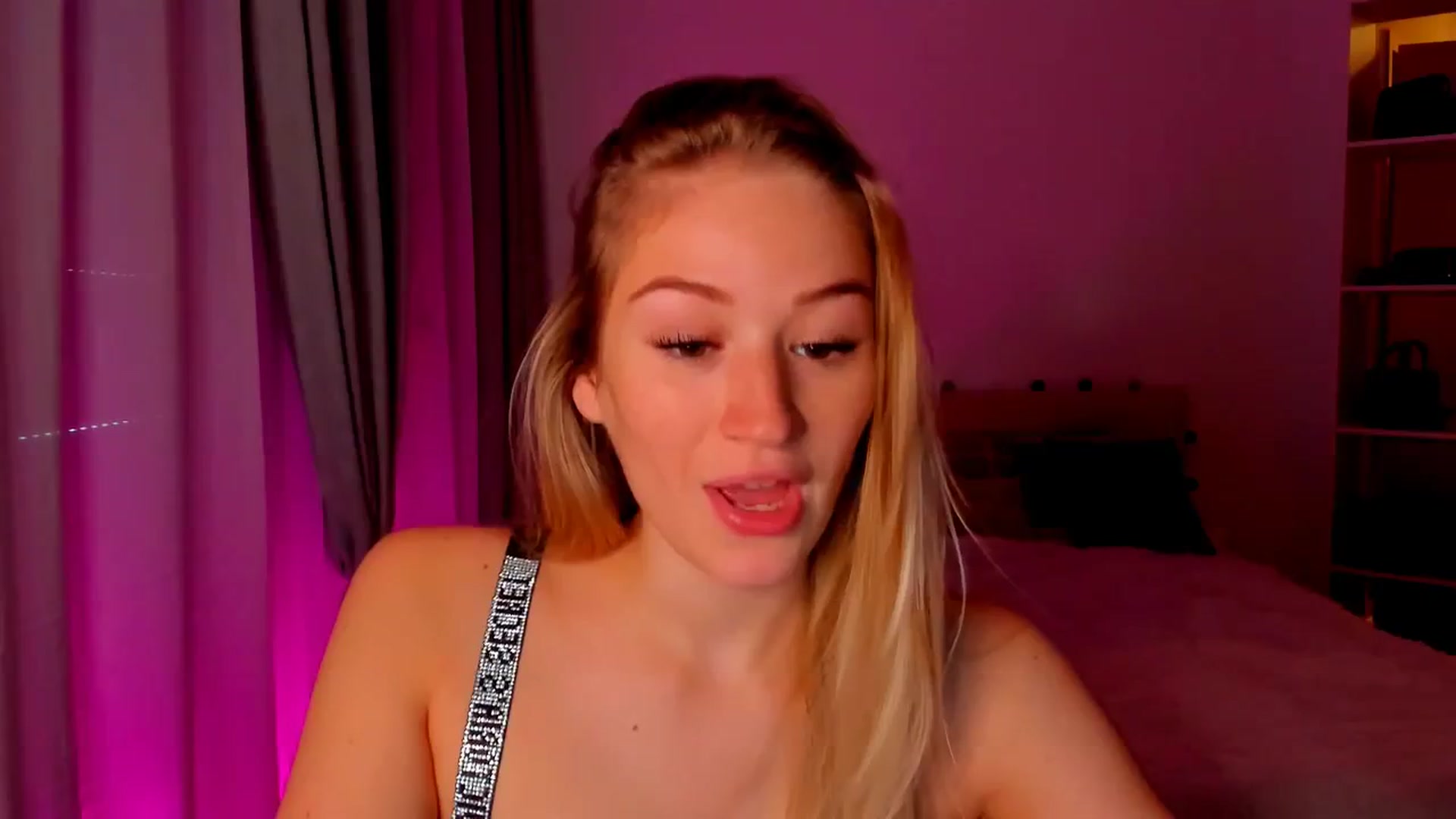 Gallery image thumbnail from CheckmyPeach's myfreecams stream on, 06/02/2024, 10:35 image 15 of 20
