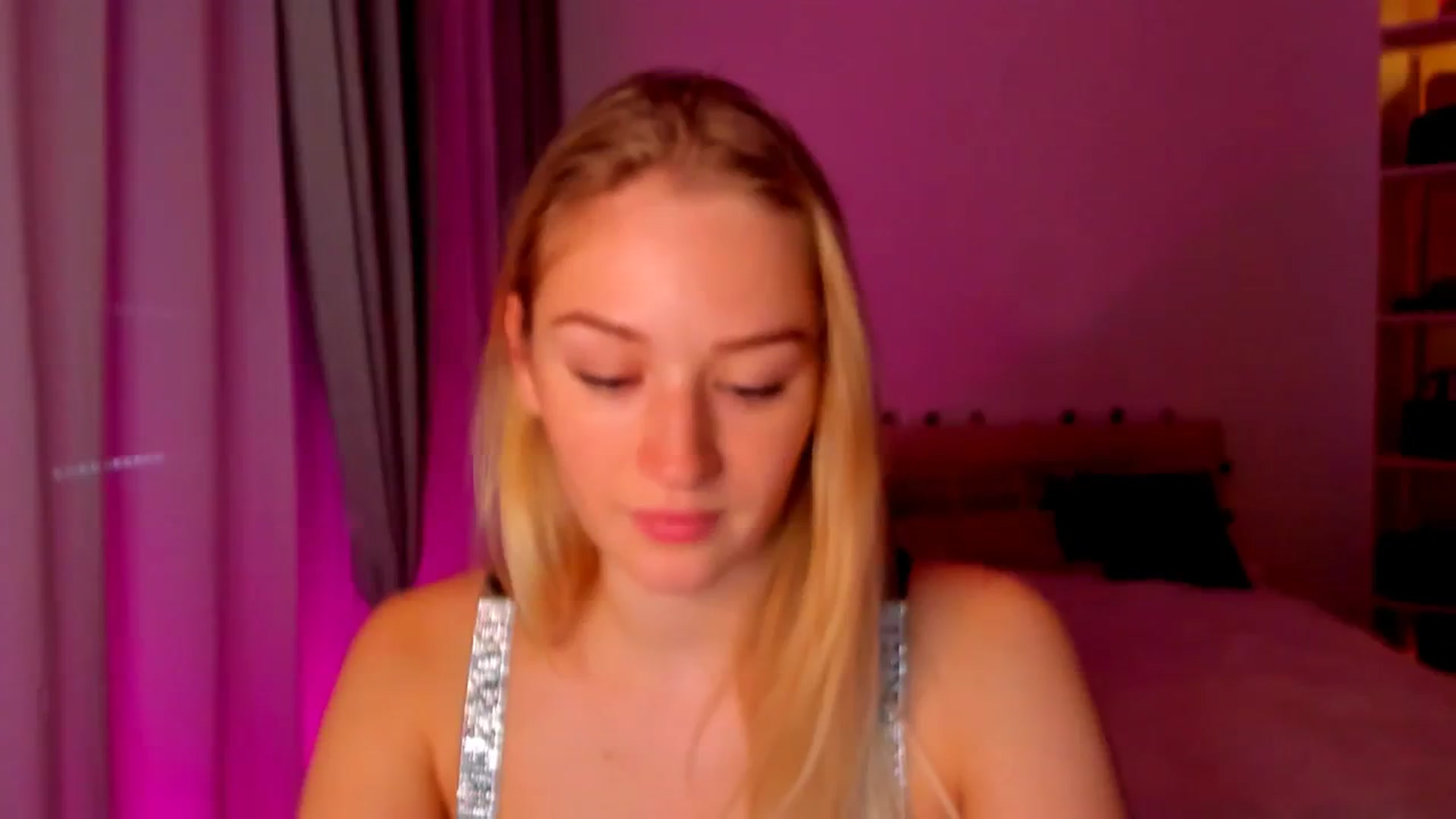 Gallery image thumbnail from CheckmyPeach's myfreecams stream on, 06/02/2024, 10:35 image 12 of 20