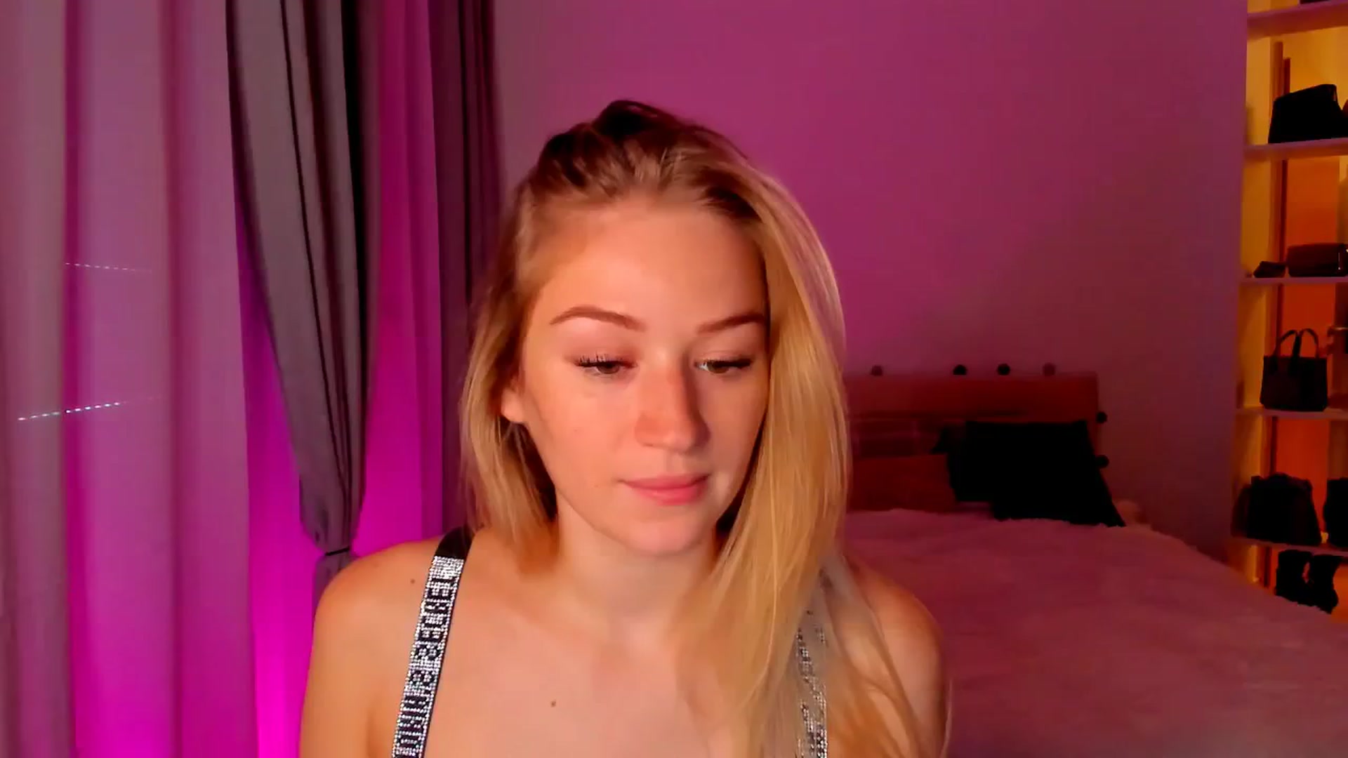 Gallery image thumbnail from CheckmyPeach's myfreecams stream on, 06/02/2024, 10:54 image 14 of 20