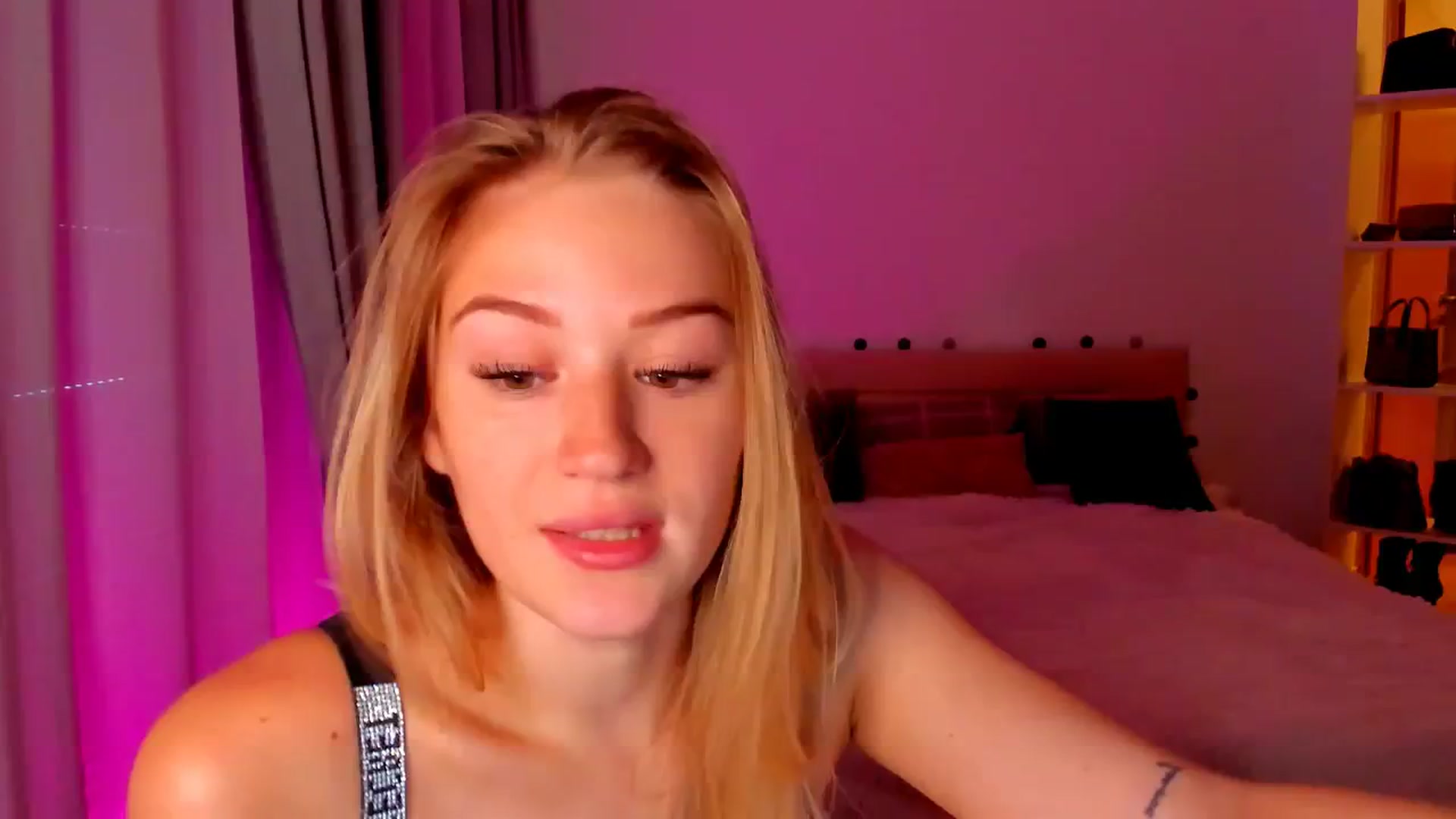 Gallery image thumbnail from CheckmyPeach's myfreecams stream on, 06/02/2024, 10:54 image 2 of 20