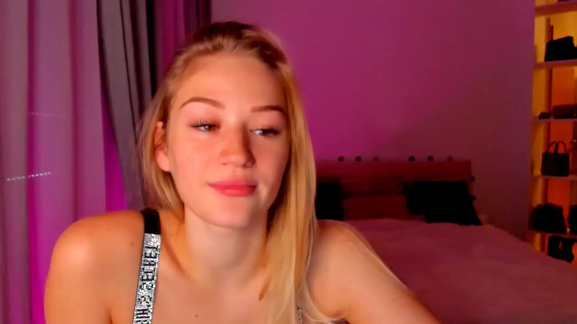 Gallery image thumbnail from CheckmyPeach's myfreecams stream on, 06/02/2024, 10:54 image 9 of 20