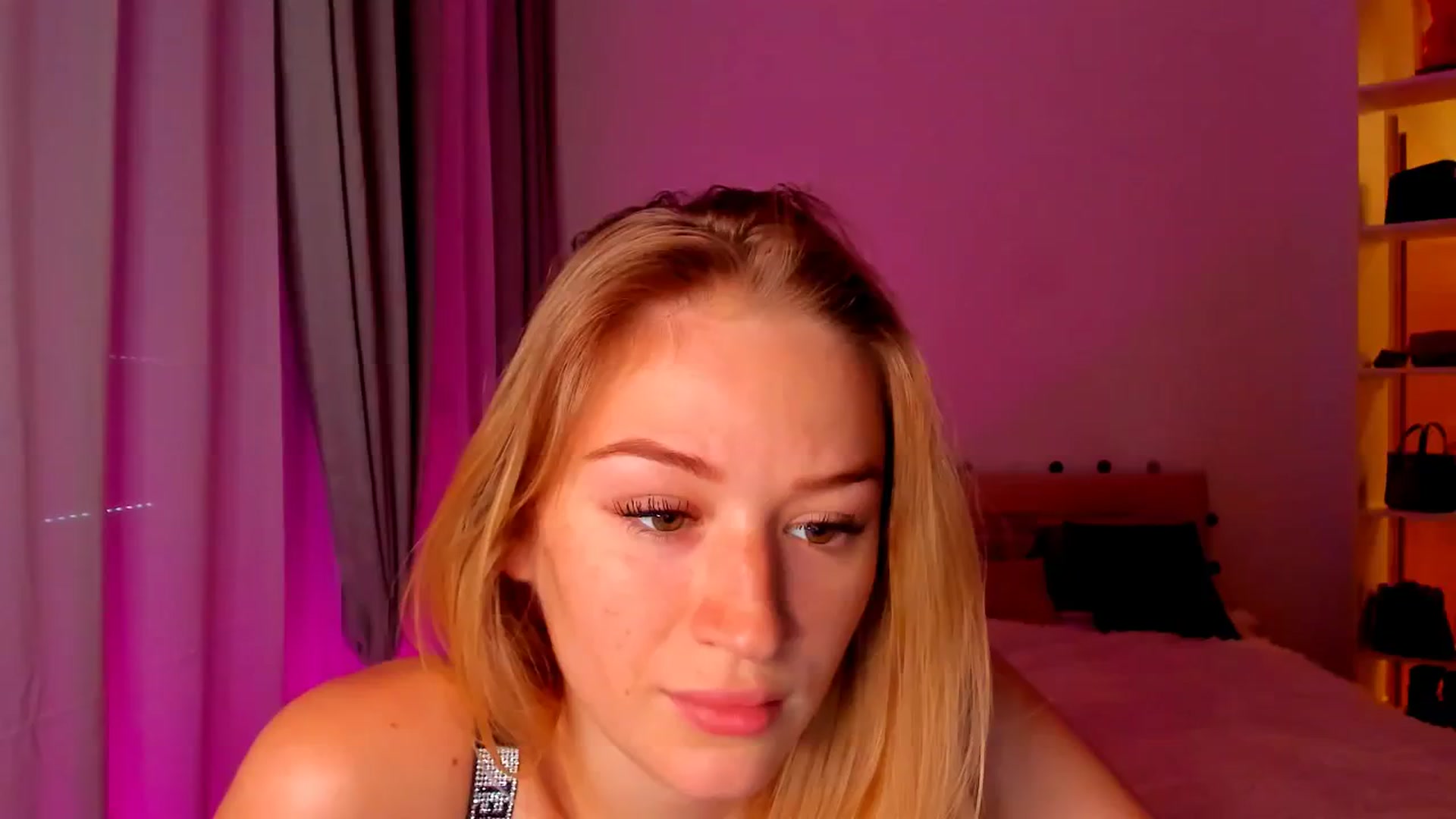 Gallery image thumbnail from CheckmyPeach's myfreecams stream on, 06/02/2024, 11:54 image 13 of 20